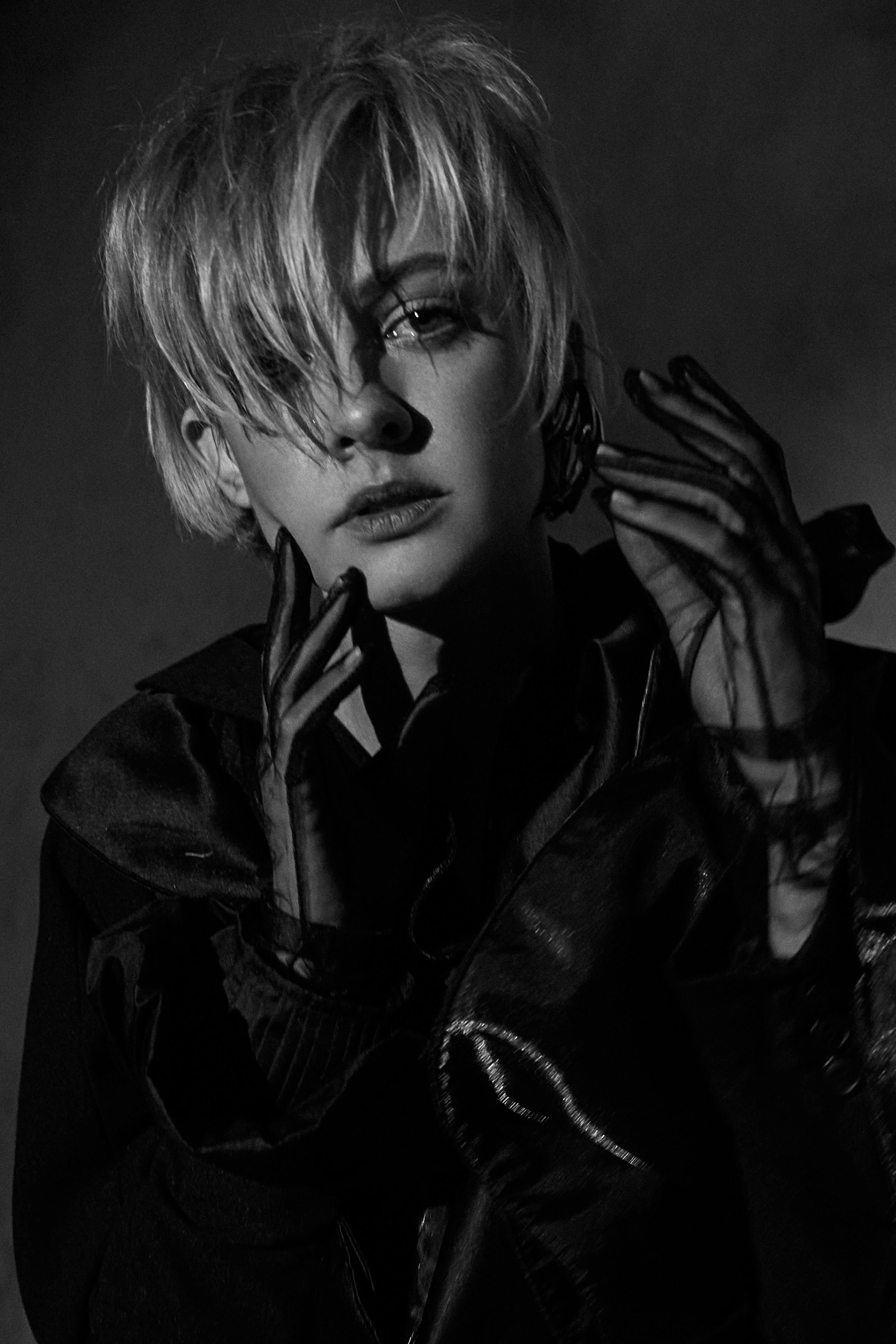 ПОЛИНА МАКСИМОВА «Свет и тень». Портретный фотограф и актерское портфолио в Москве Оксана Кузь