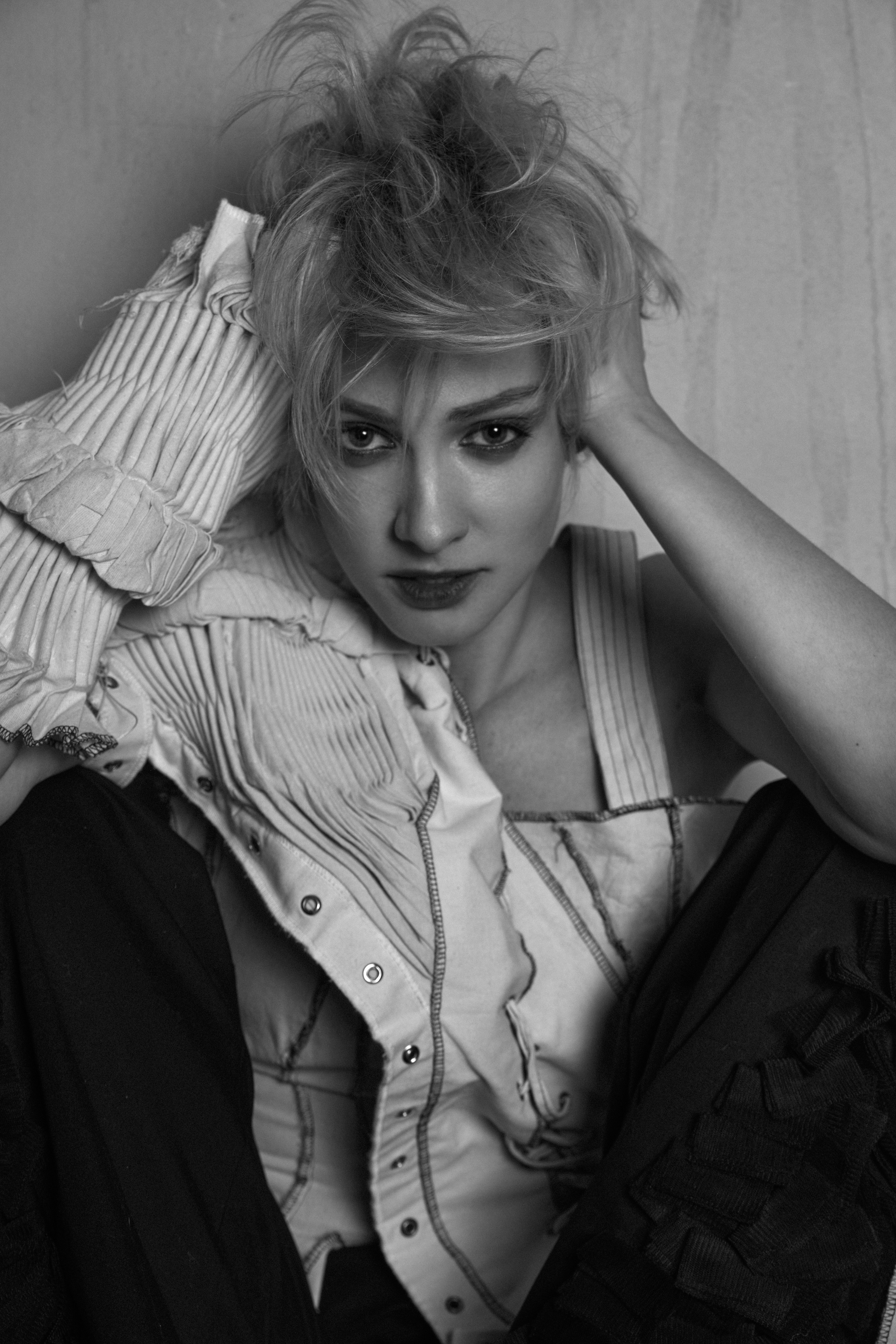 ПОЛИНА МАКСИМОВА «САМОИРОНИЯ». Портретный фотограф и актерское портфолио в Москве Оксана Кузь