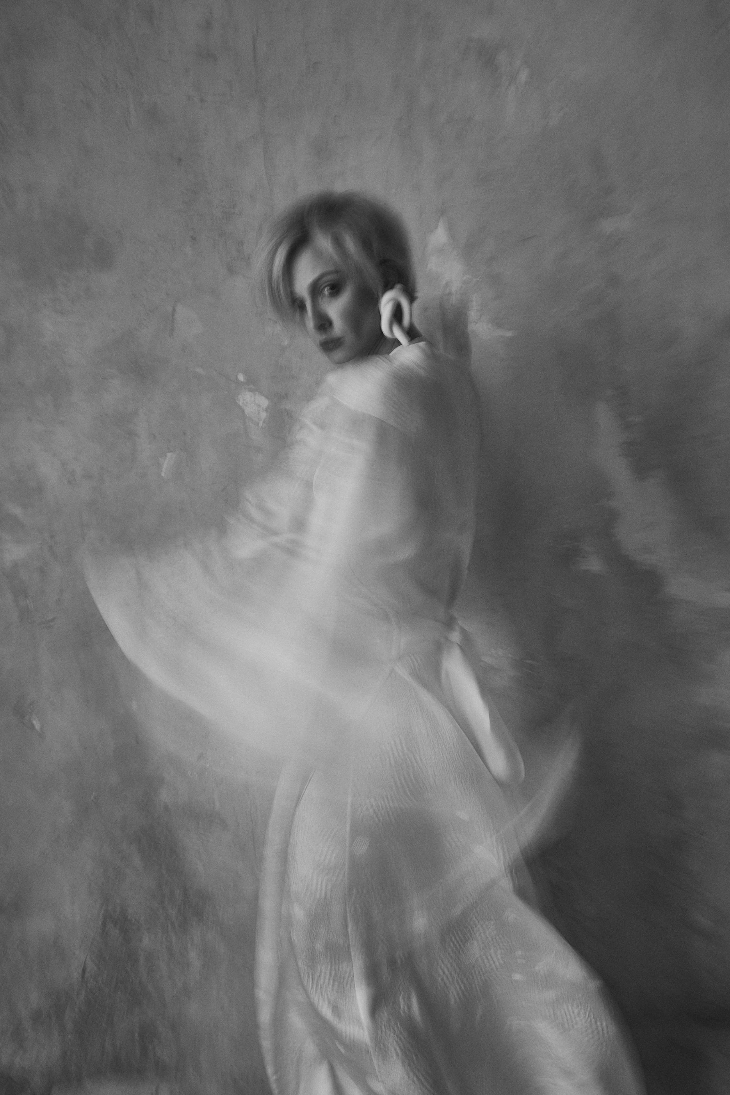 ПОЛИНА МАКСИМОВА «Свет и тень». Портретный фотограф и актерское портфолио в Москве Оксана Кузь