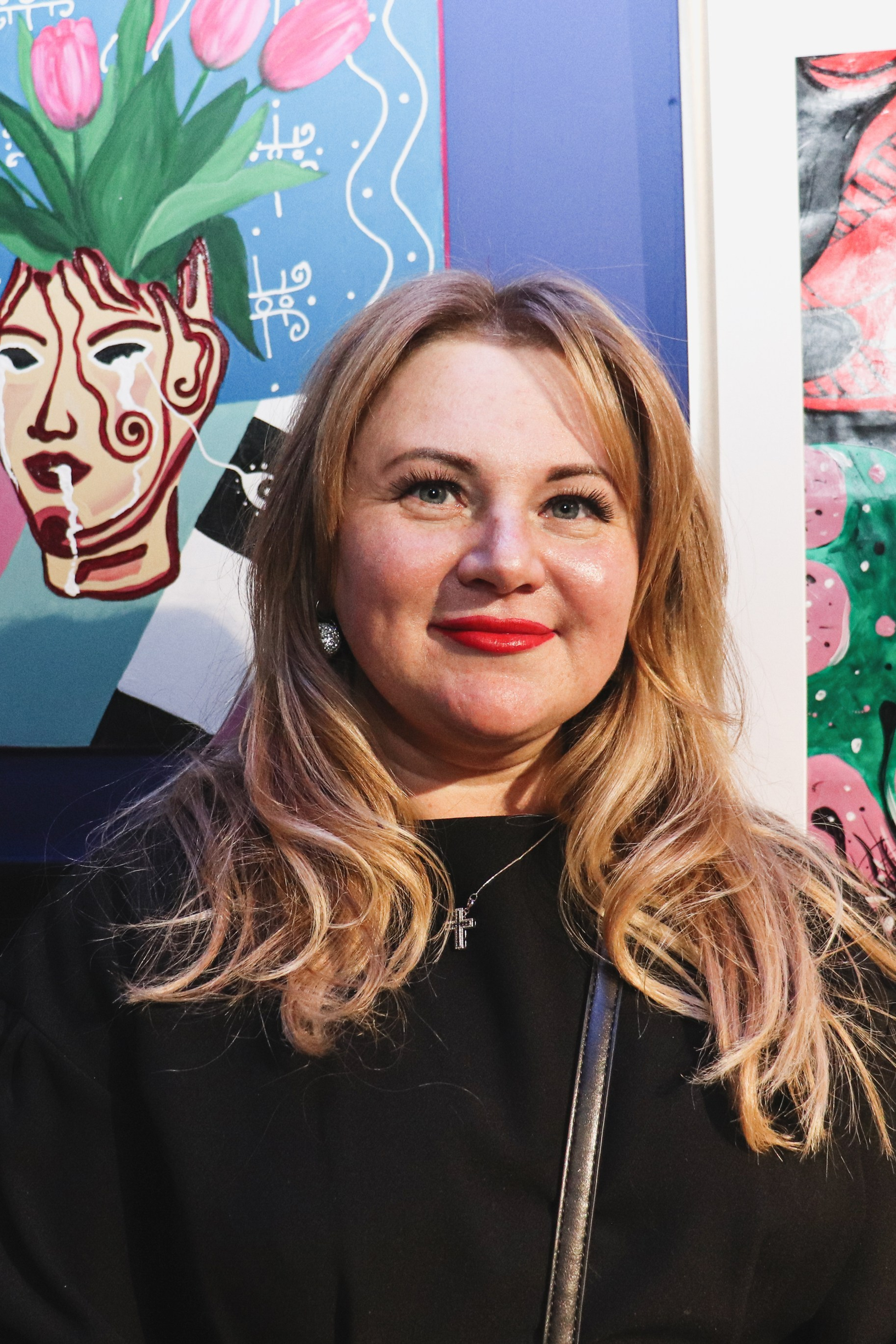 выставка «ЧТО-ТО НА ЯРКОМ»