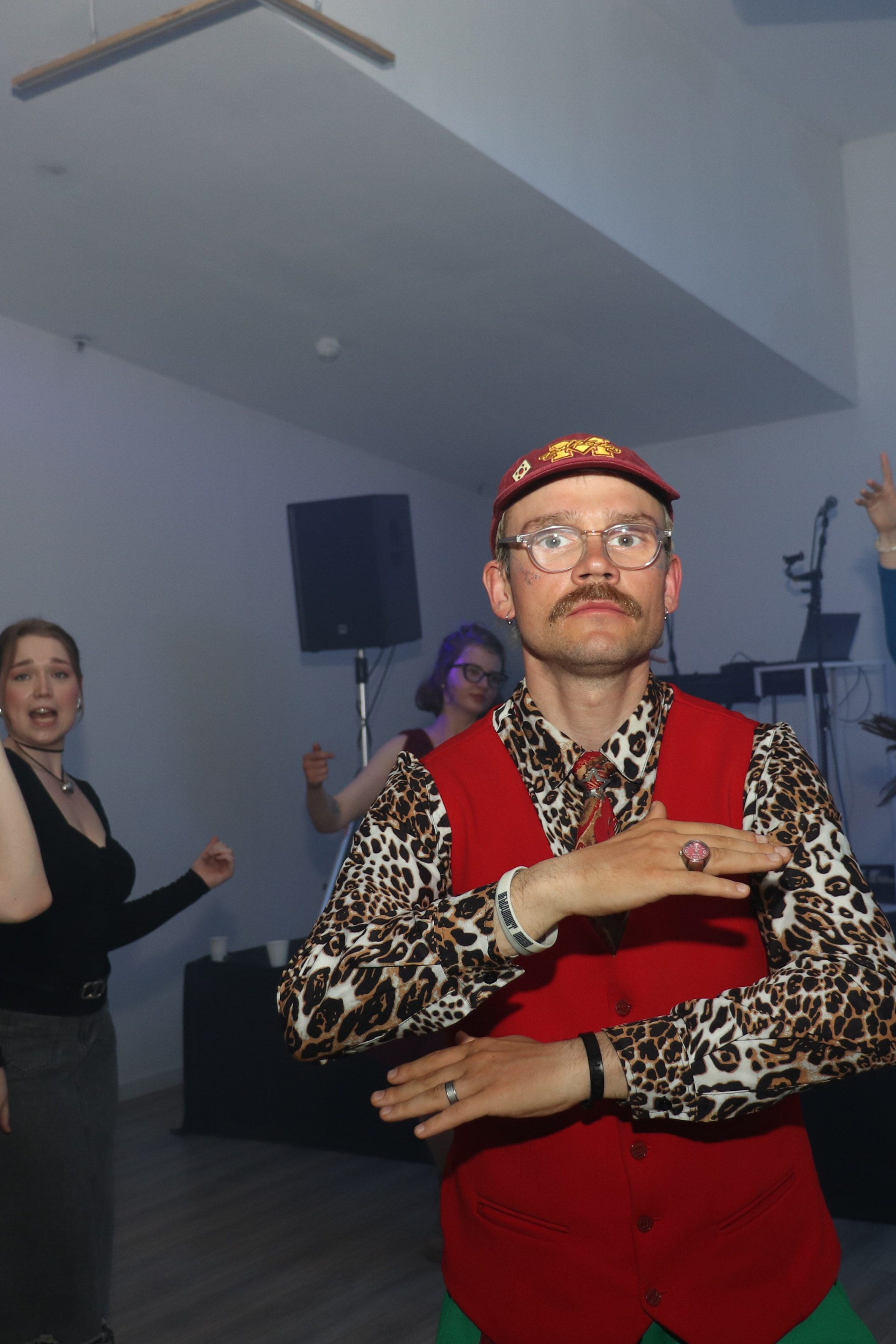 дискотека 90х молодёжного «клуба 52»