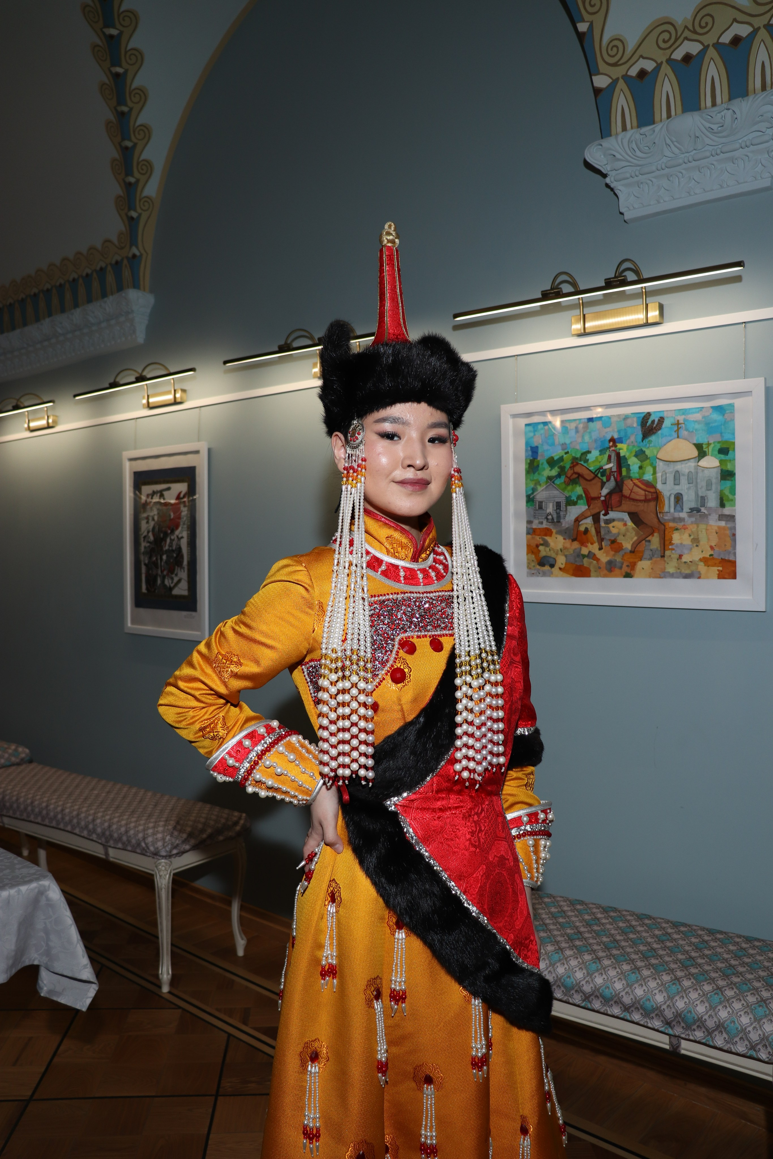 Показ-дефиле «КУЛЬТУРНЫЙ КОД В ОБРАЗЕ» от РОО «Сибирское землячество в Санкт-Петербурге» (6 марта 2025)