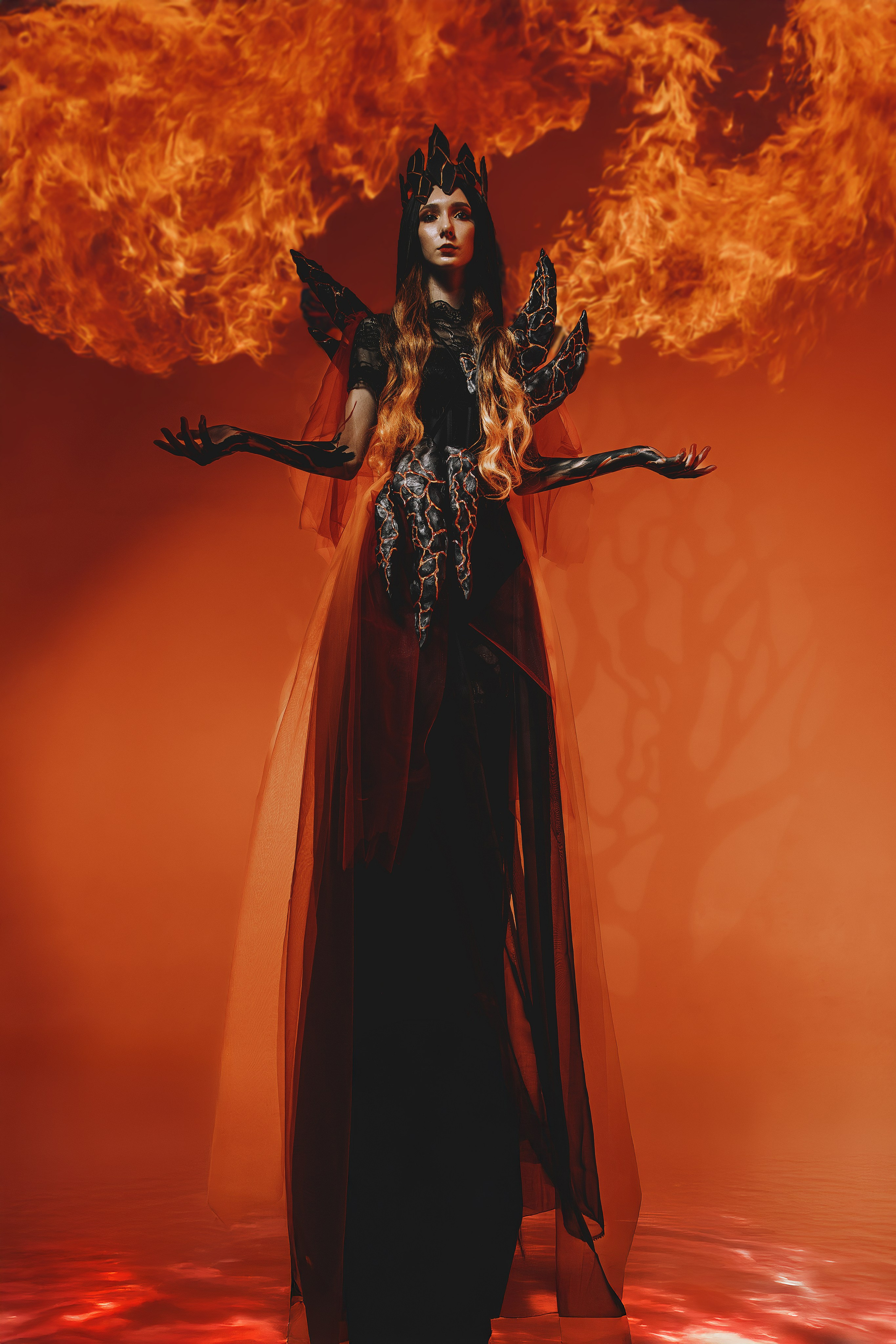 Креативный фотопроект в Ростове-на-Дону в образах Огненного пантеона. Огненный персонажи на творческой съёмке в Ростове-на-Дону. Женский фотограф в Ростове-на-Дону.