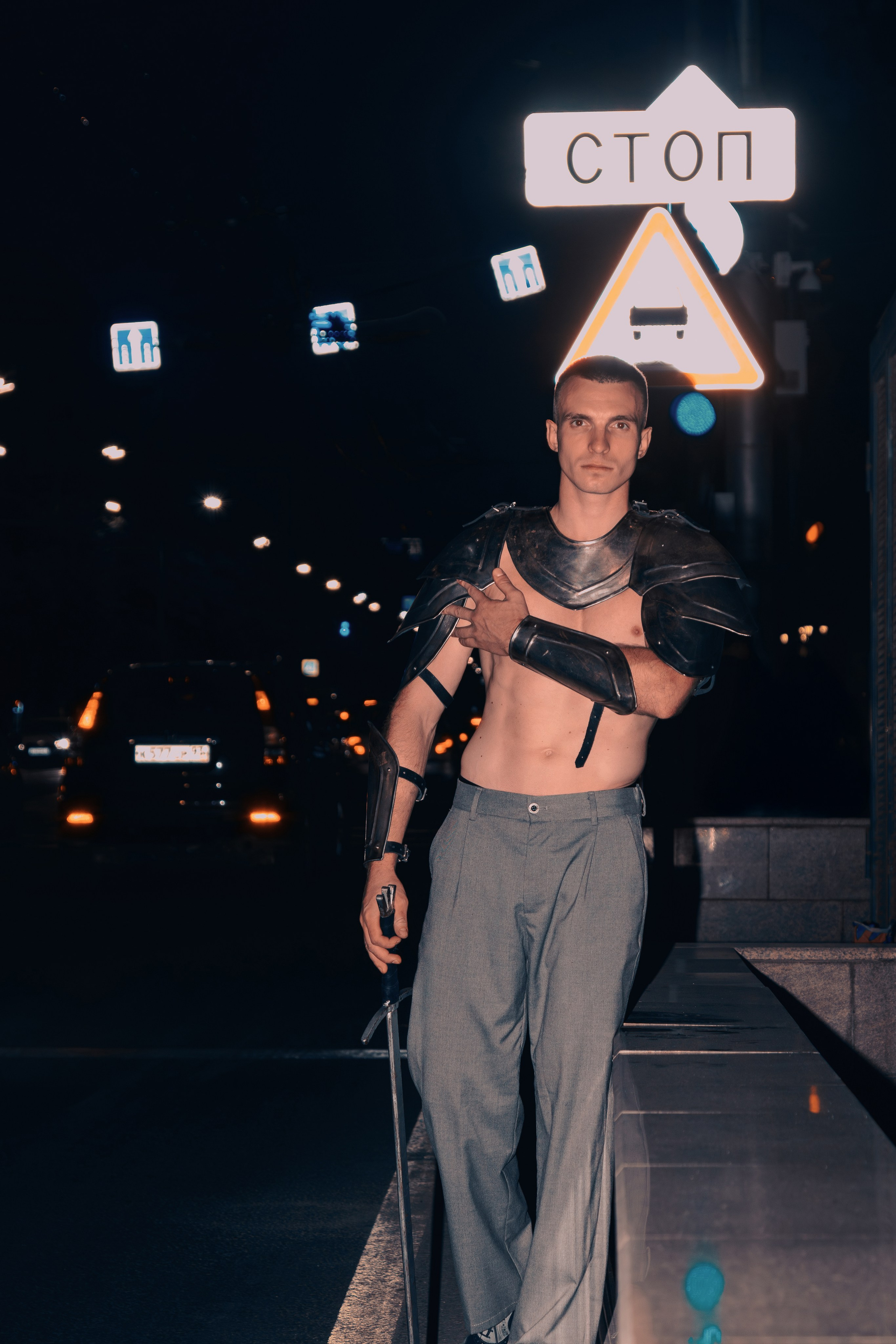 Ночная съёмка в рыцарских доспехах