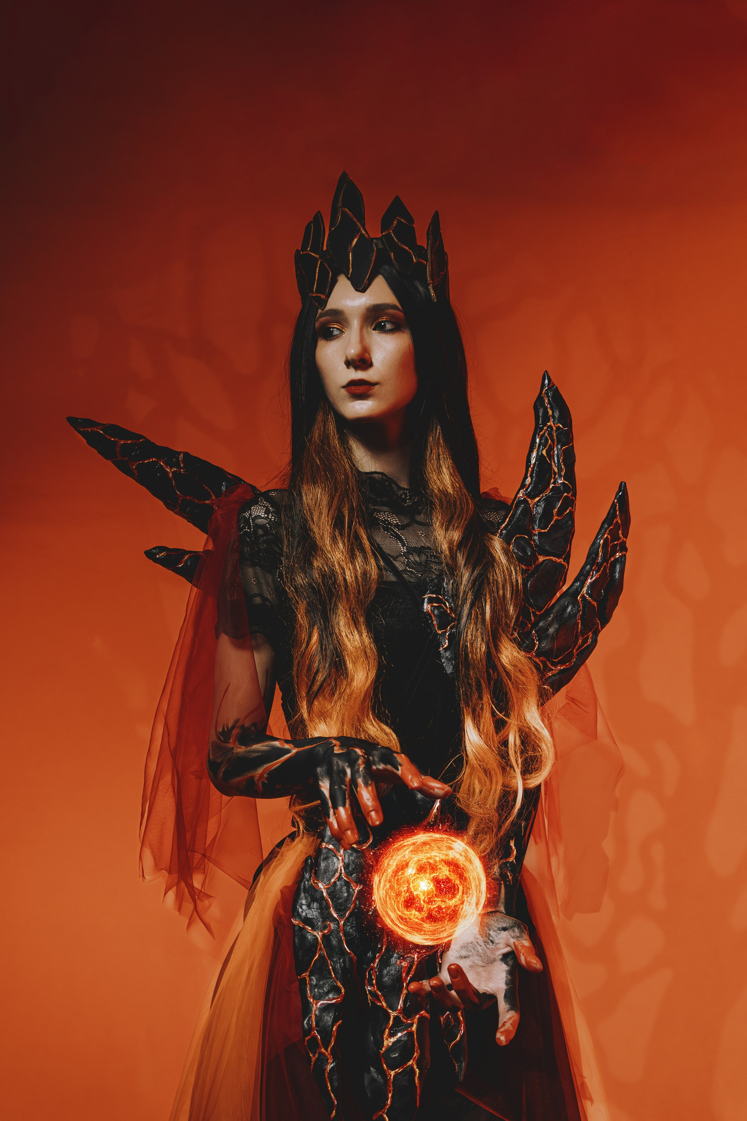 Креативный фотопроект в Ростове-на-Дону в образах Огненного пантеона. Огненный персонажи на творческой съёмке в Ростове-на-Дону. Женский фотограф в Ростове-на-Дону.