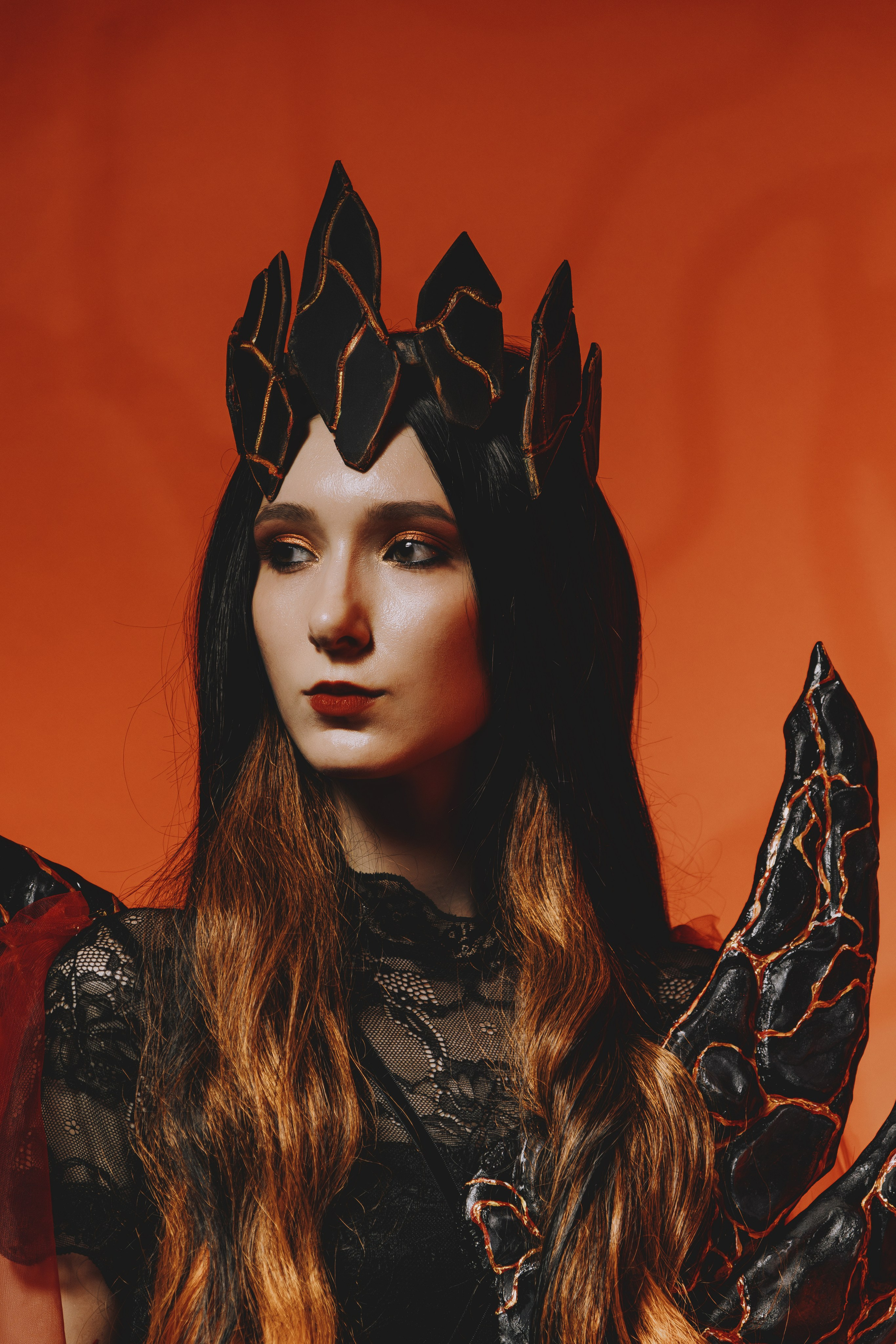 Креативный фотопроект в Ростове-на-Дону в образах Огненного пантеона. Огненный персонажи на творческой съёмке в Ростове-на-Дону. Женский фотограф в Ростове-на-Дону.