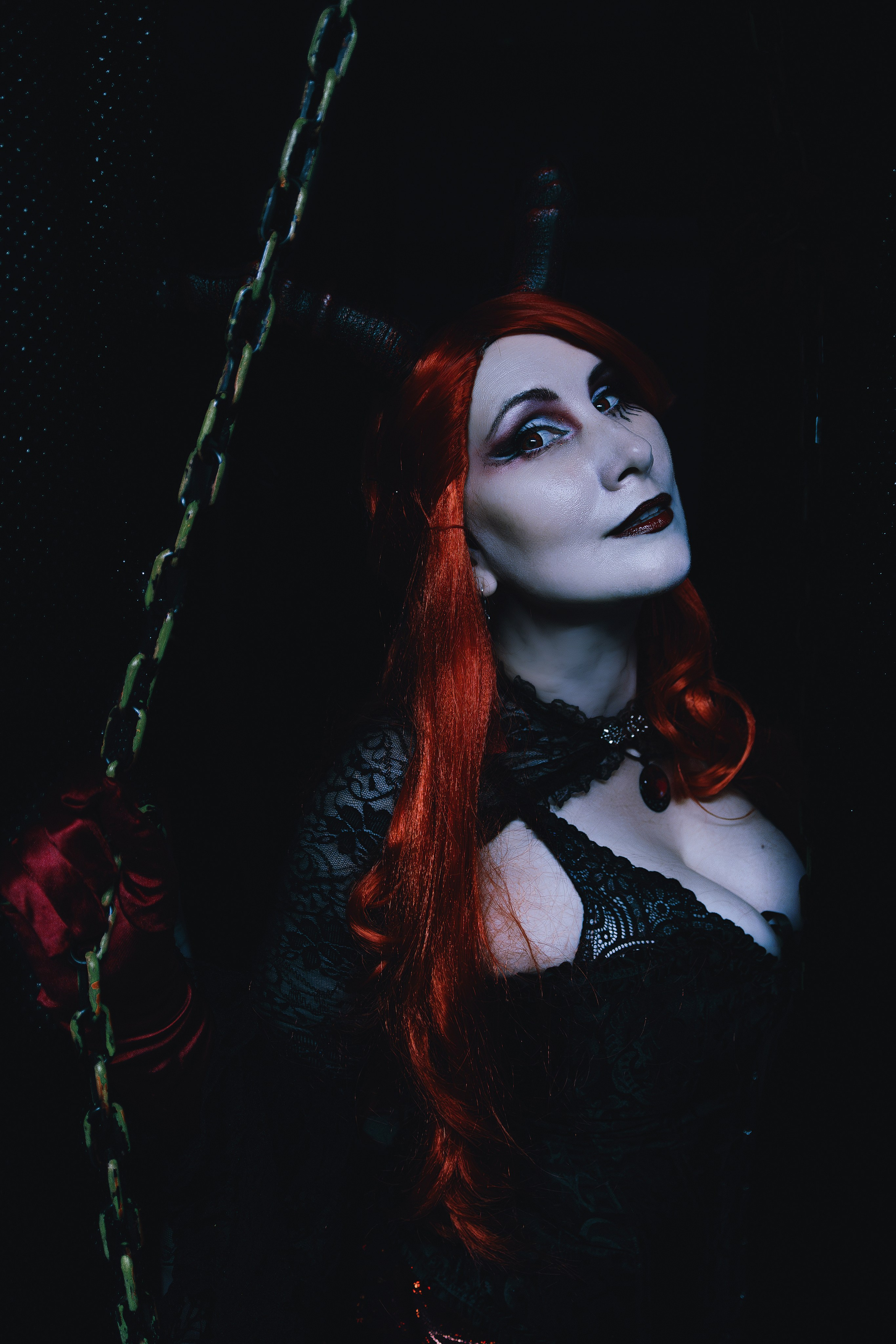 Креативный фотопроект в Ростове-на-Дону в образах Огненного пантеона. Огненный персонажи на творческой съёмке в Ростове-на-Дону. Женский фотограф в Ростове-на-Дону.