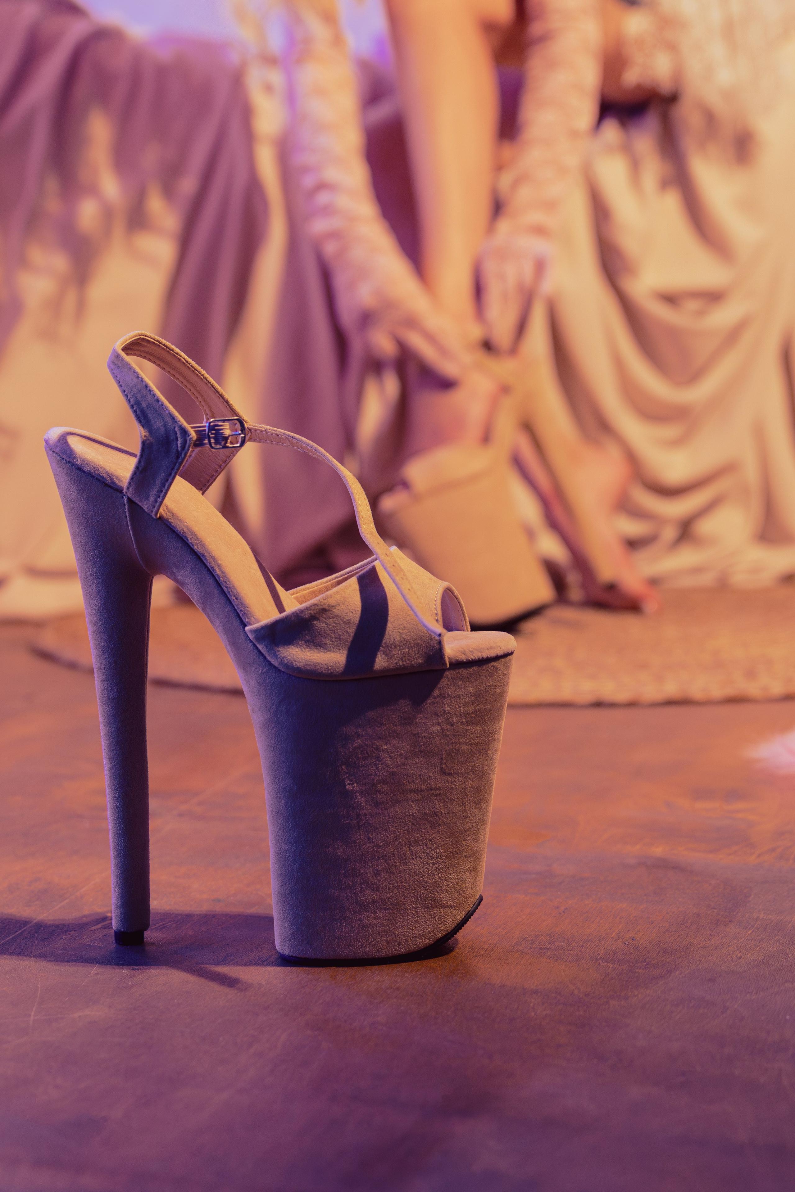 Ню-портреты в старинной обстановке