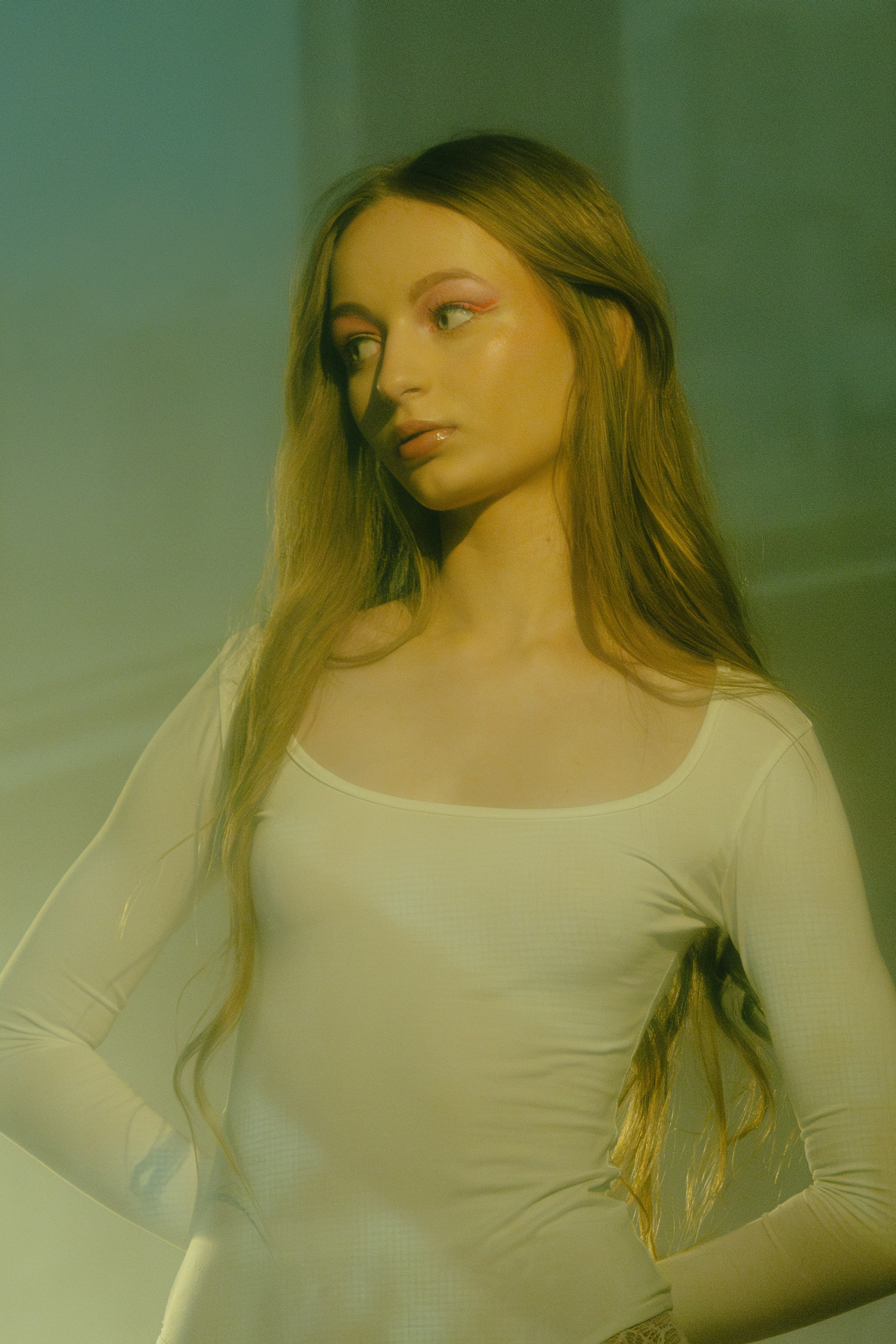 Нежная фотосессия с Алёной в Ростове. Эстетика женского тела, женский фотограф в Ростове-на-Дону. Портретный фотограф, женский портрет в боди