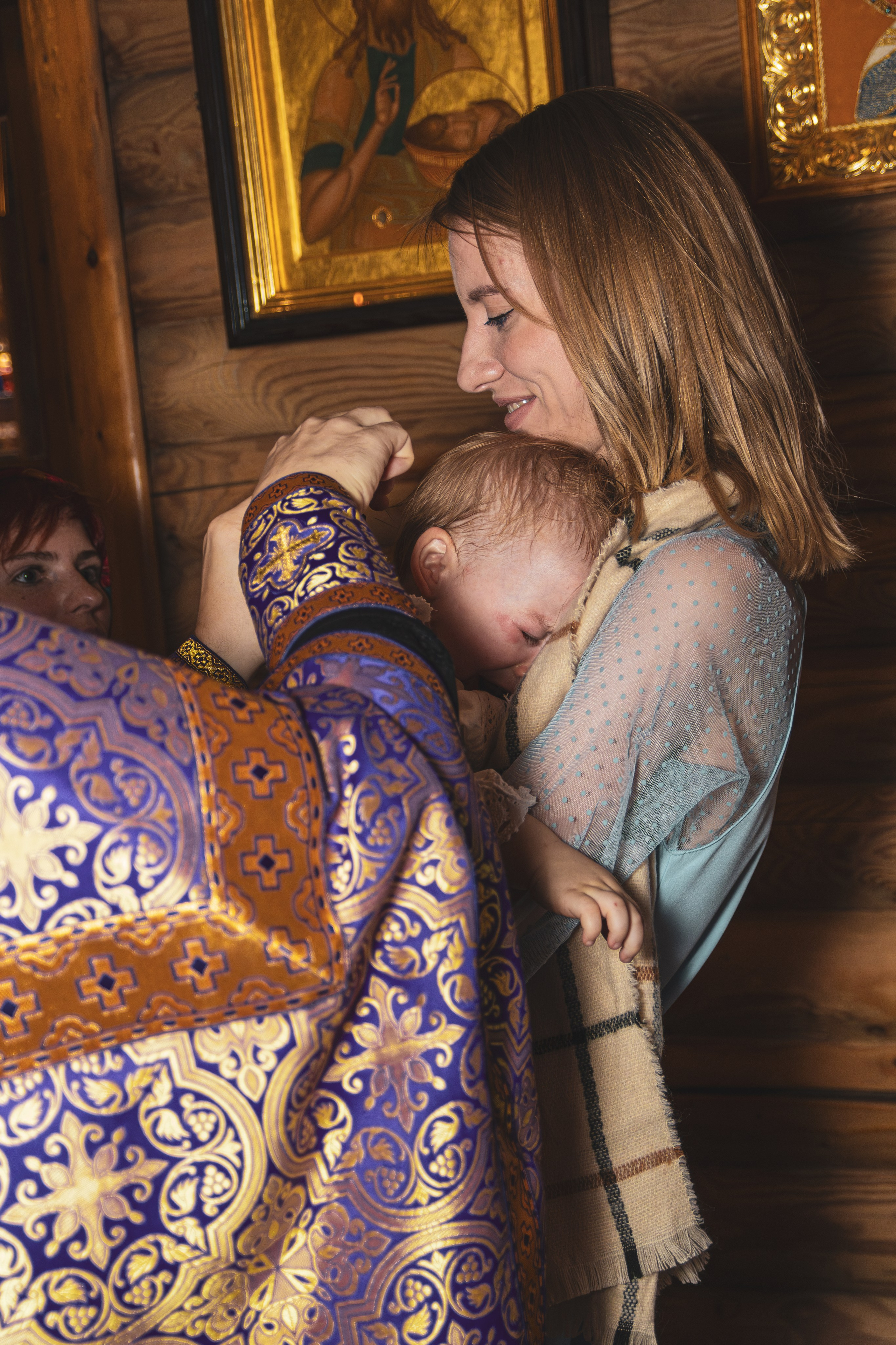 Фотограф крестин в Ростове на Дону, фотография в церке, храме, съёмка крестин в Ростове