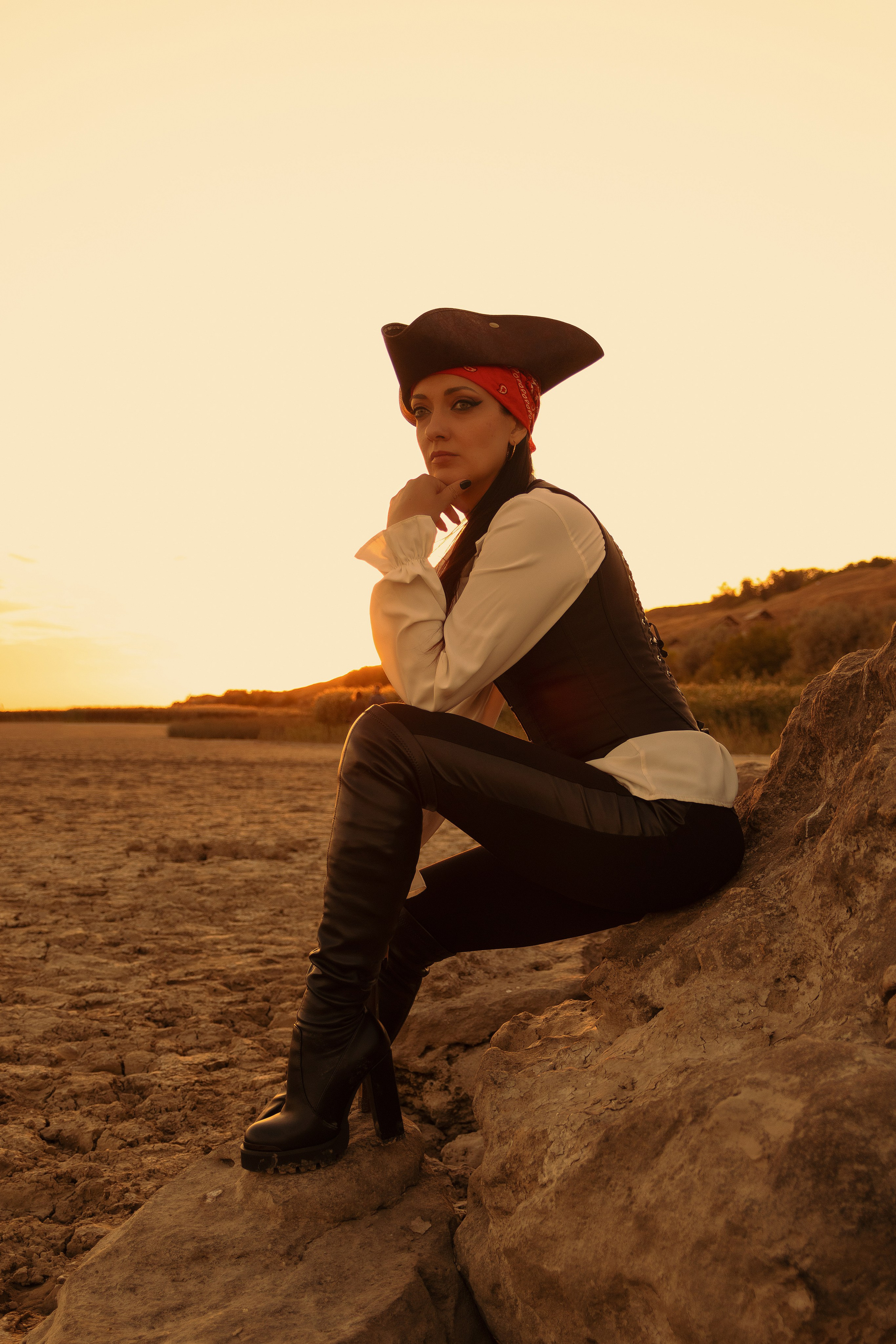 Фэнтези морской фотопроект в Ростове-на-Дону. Креативный фэнтези проект на тему моря в Ростове-на-Дону. Арт фотограф LaKazaretto портфолио. Женский фотограф Антон Казарин в Ростове-на-Дону.