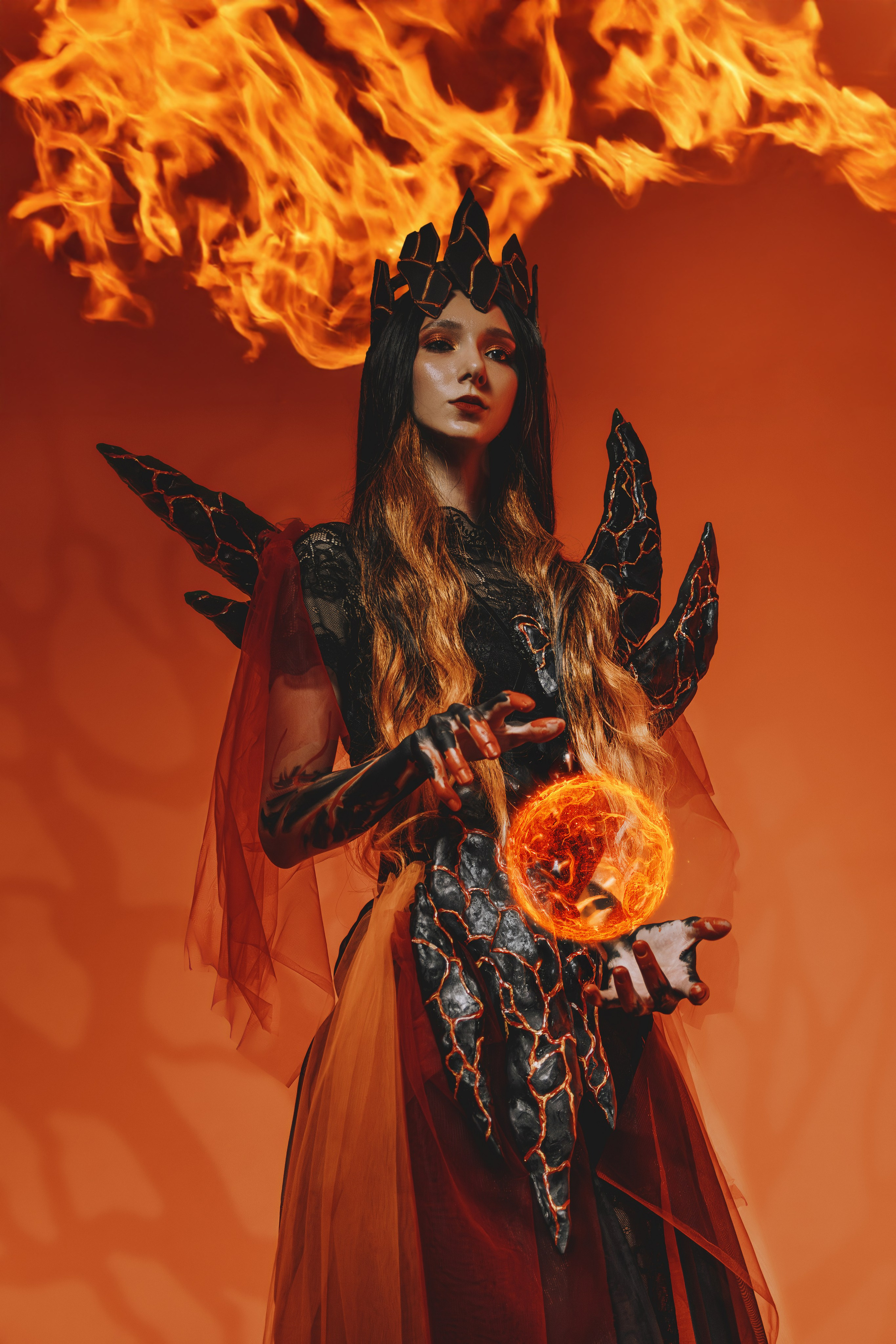 Креативный фотопроект в Ростове-на-Дону в образах Огненного пантеона. Огненный персонажи на творческой съёмке в Ростове-на-Дону. Женский фотограф в Ростове-на-Дону.