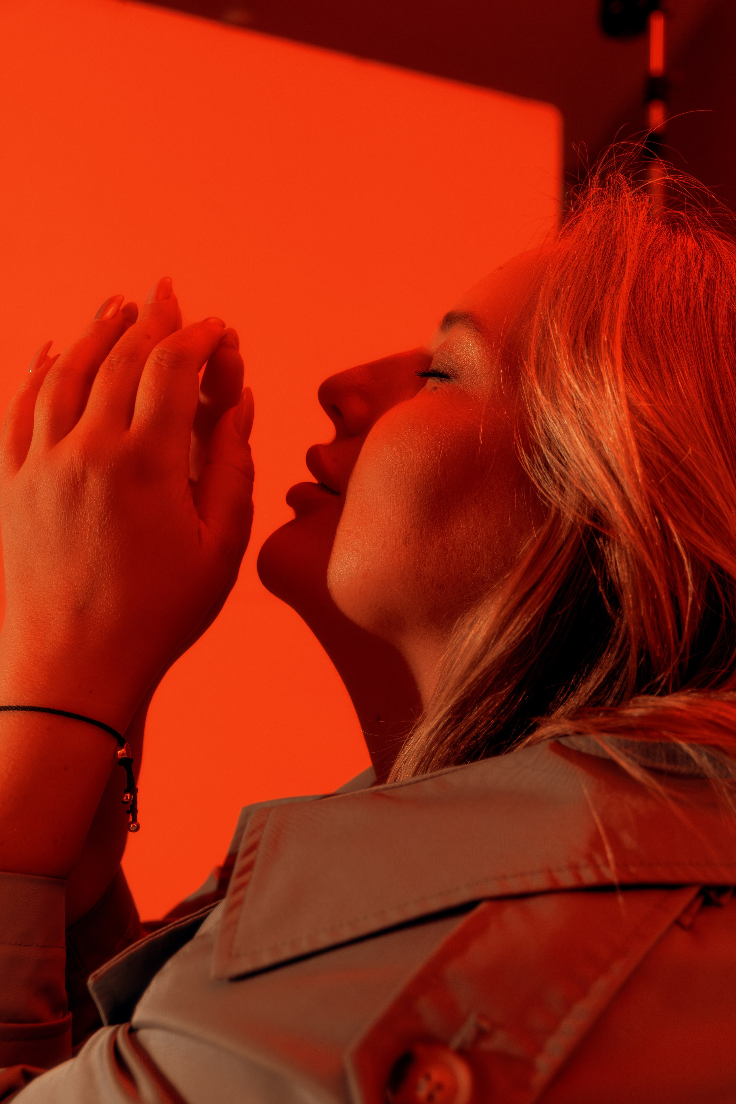 Фэшн портрет девушки плюс сайз