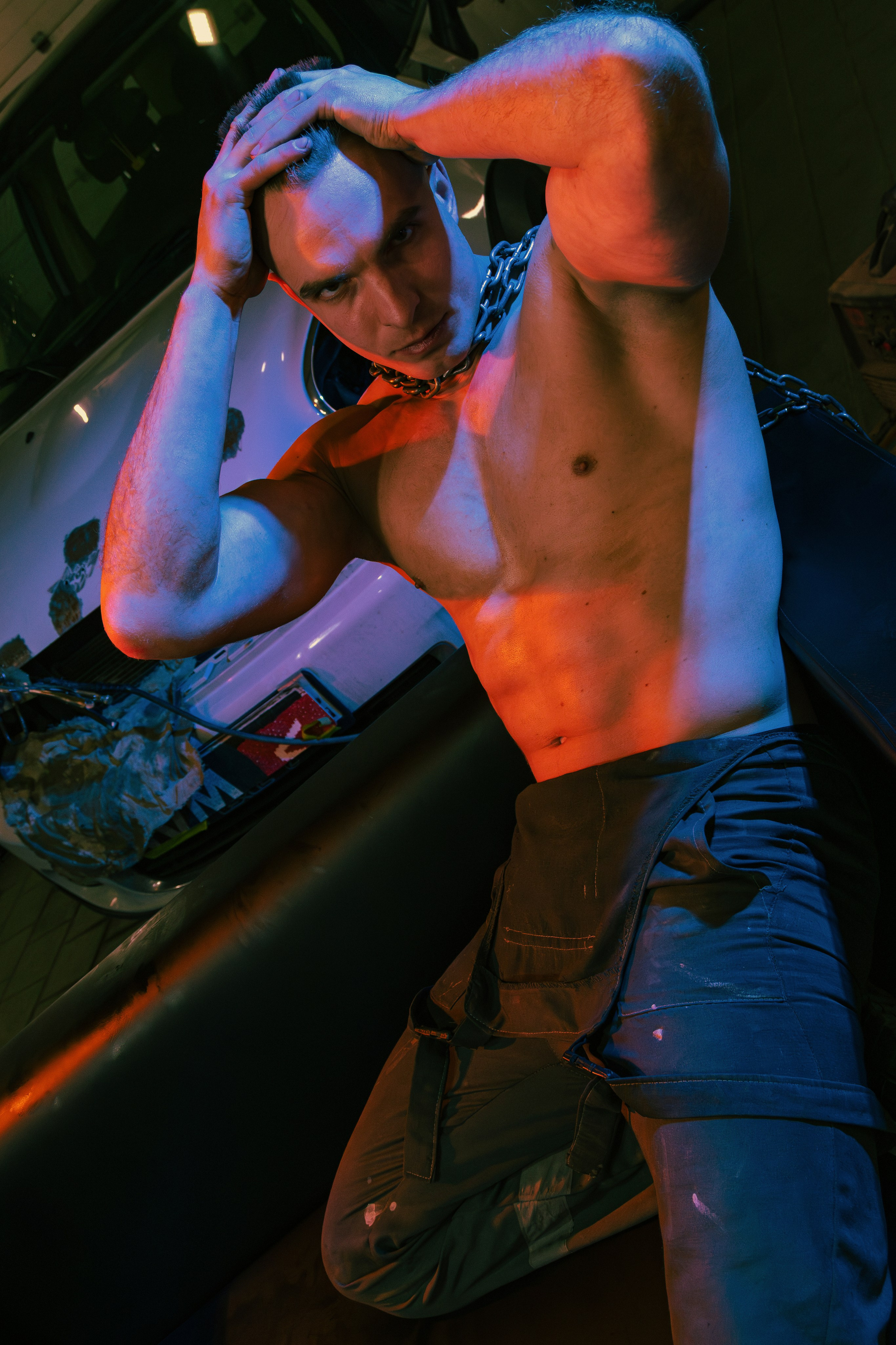 Профессиональная фотосессия мужчин в костюмах маляров в Ростове-на-Дону. Эффектные кадры для группы Sextasy.