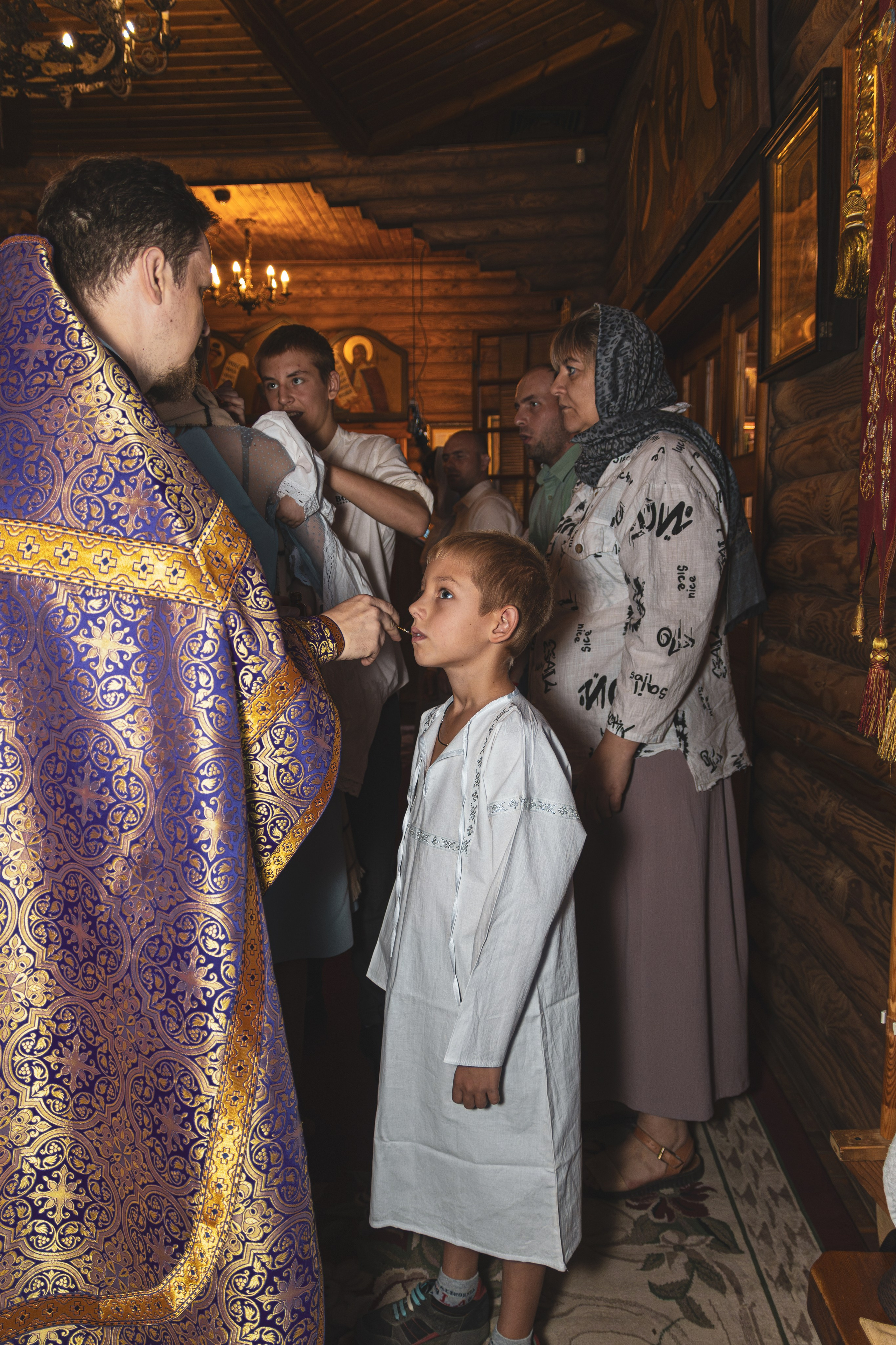 Фотограф крестин в Ростове на Дону, фотография в церке, храме, съёмка крестин в Ростове