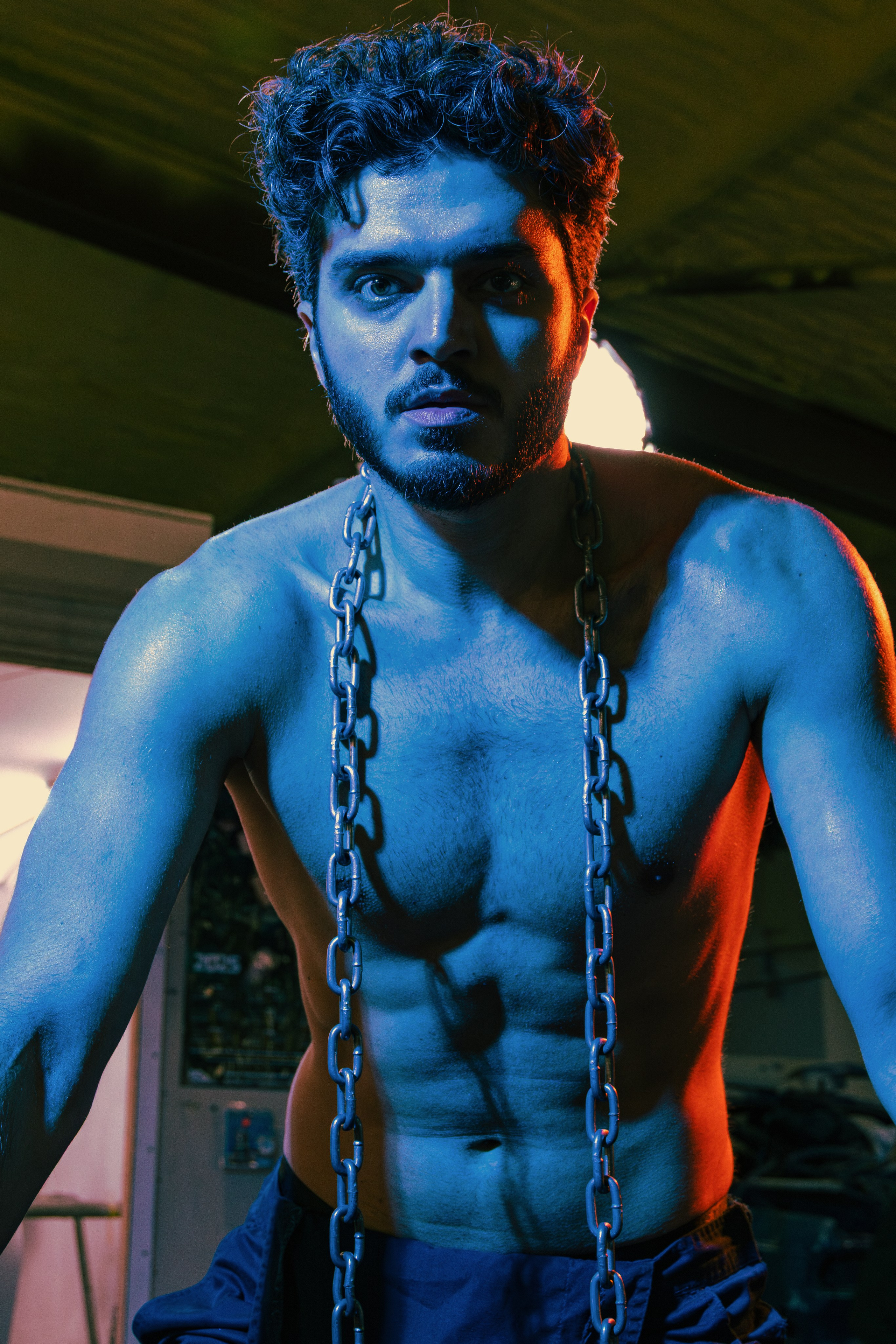 Профессиональная фотосессия мужского стриптиза в Ростове-на-Дону создаёт неповторимую атмосферу. Группа Sextasy демонстрирует мастерство в креативной постановке.