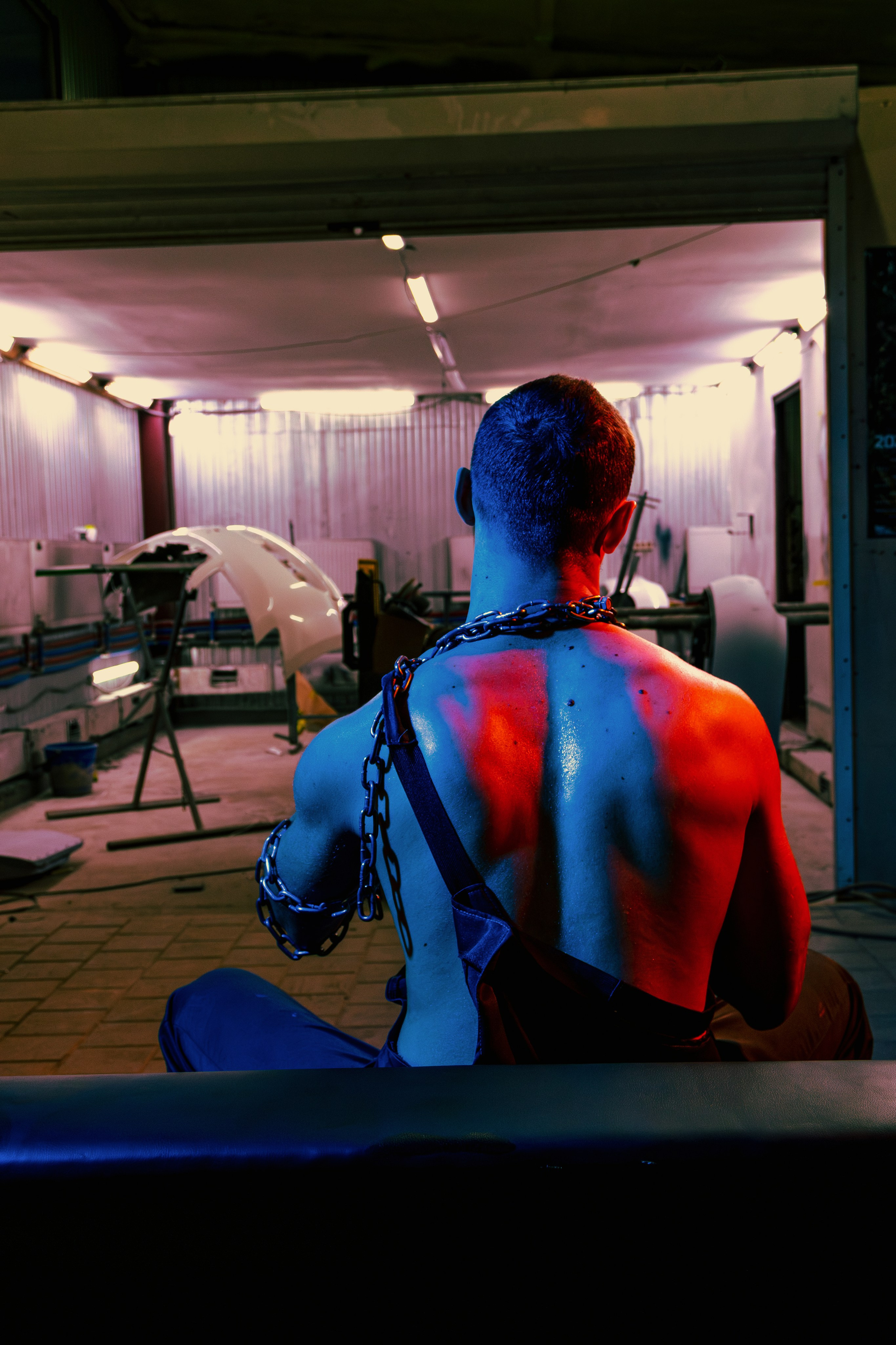 Эффектная фотосессия мужчин в костюмах маляров в Ростове-на-Дону. Профессиональная съёмка для группы Sextasy.