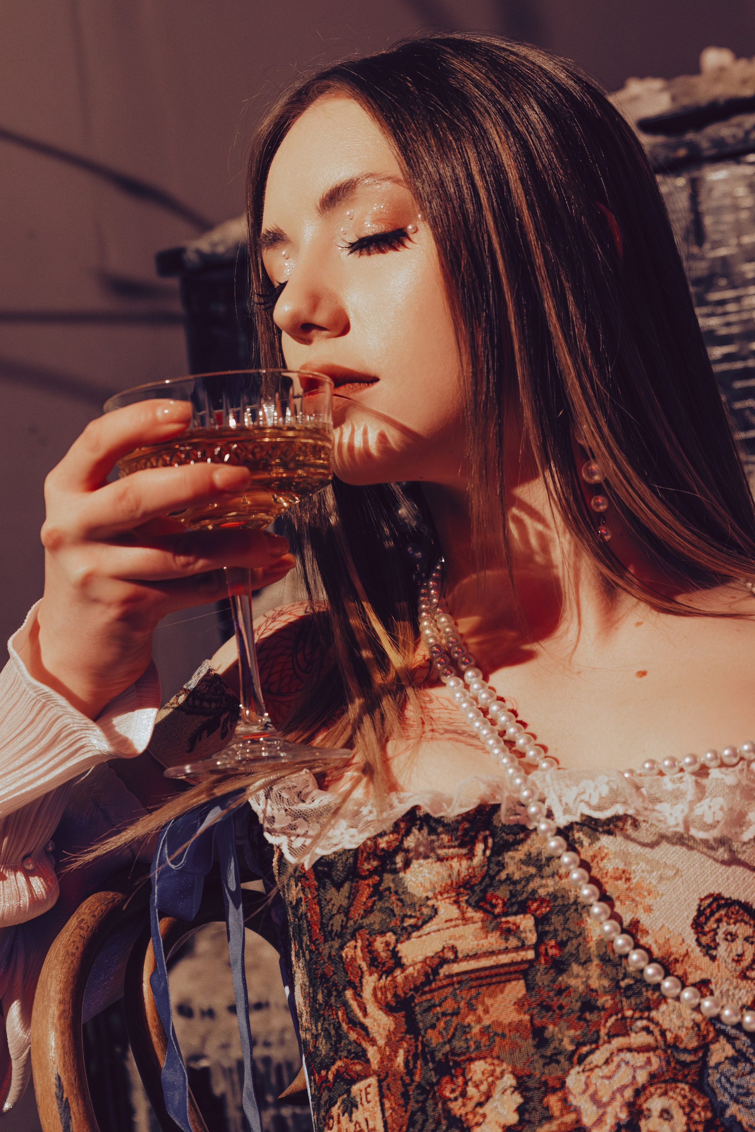 Винтажные фото в старинном интерьере