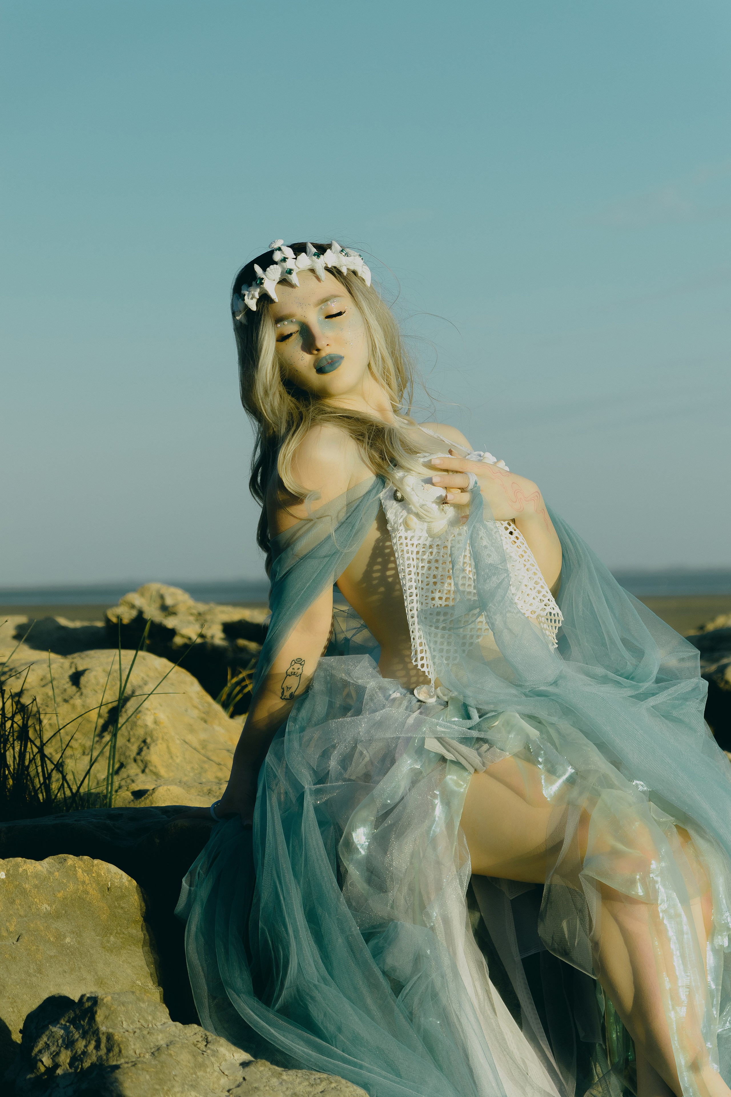 Фэнтези морской фотопроект в Ростове-на-Дону. Креативный фэнтези проект на тему моря в Ростове-на-Дону. Арт фотограф LaKazaretto портфолио. Женский фотограф Антон Казарин в Ростове-на-Дону.