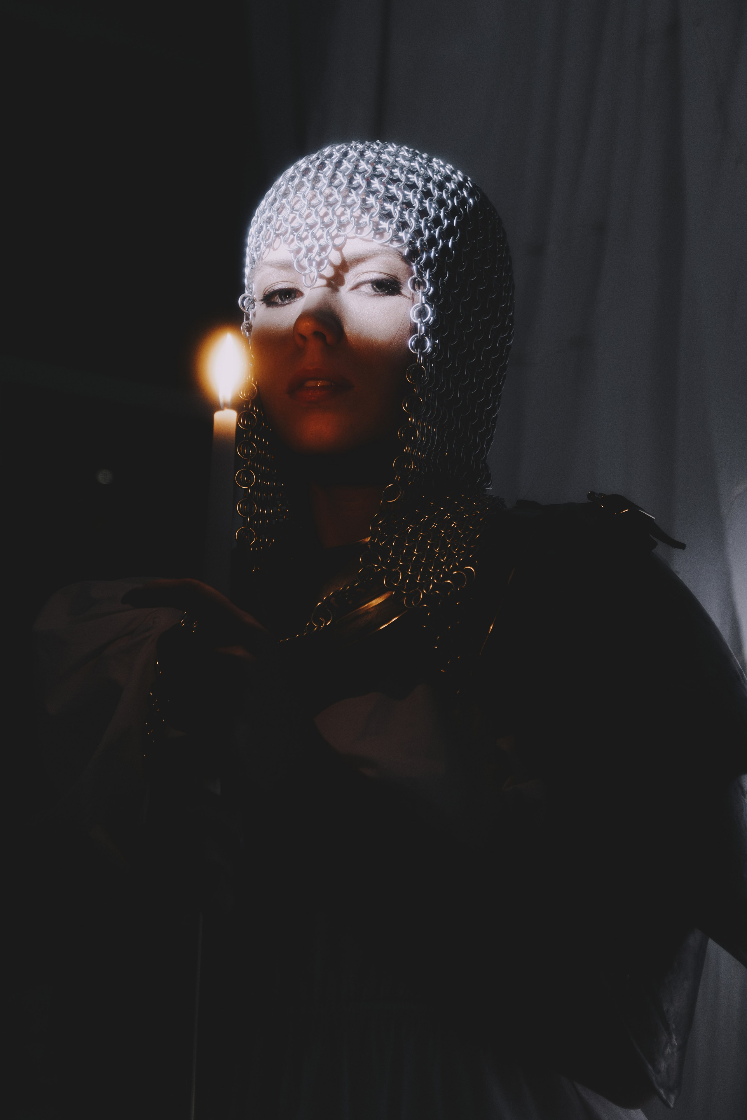 Женский креативный фотограф в Ростове на Дону. Прекрасный портрет девушки. Портретный фотограф Ростов-на-Дону. Женская эстетика и красота женского дела. 