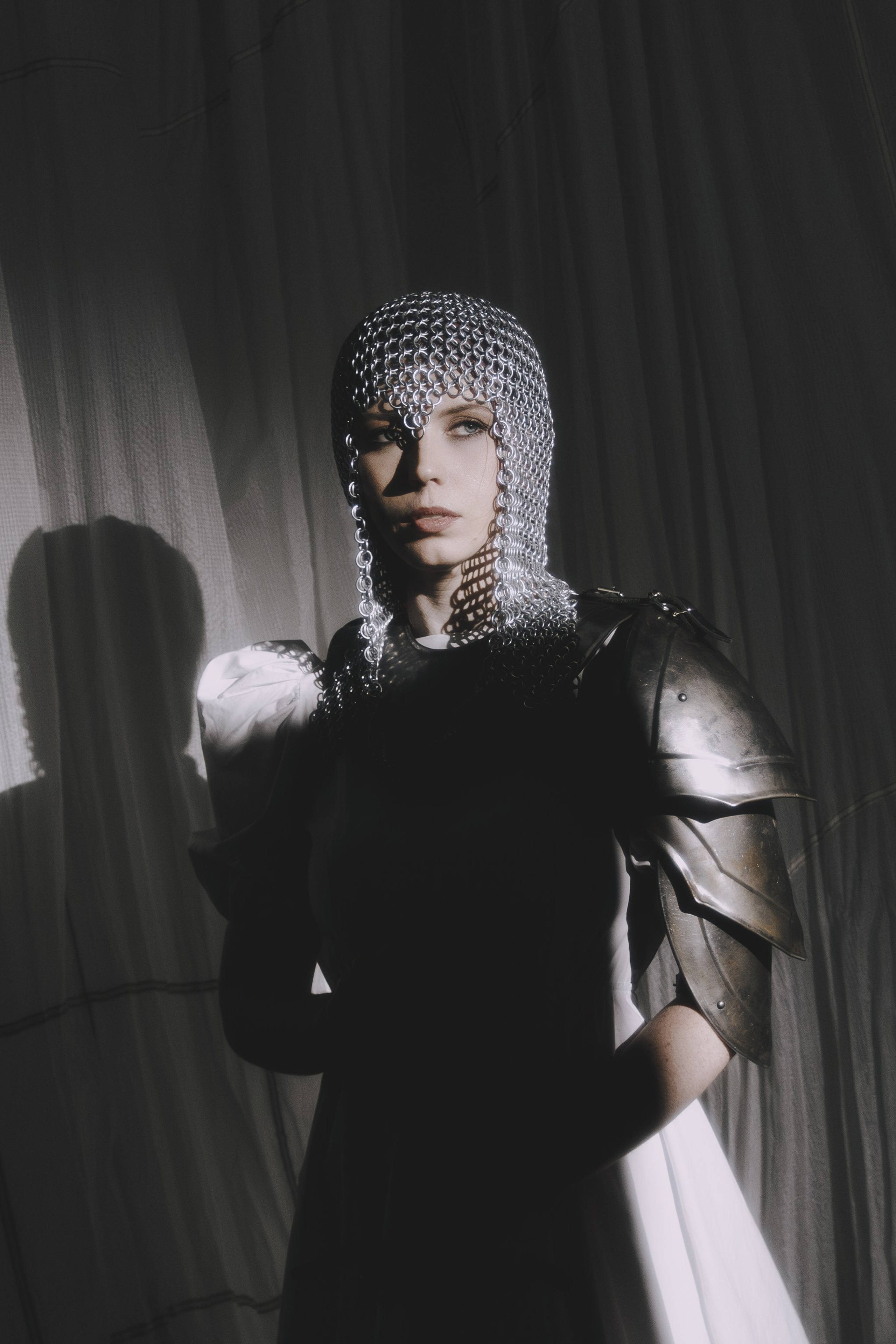 Женский креативный фотограф в Ростове на Дону. Прекрасный портрет девушки. Портретный фотограф Ростов-на-Дону. Женская эстетика и красота женского дела. 