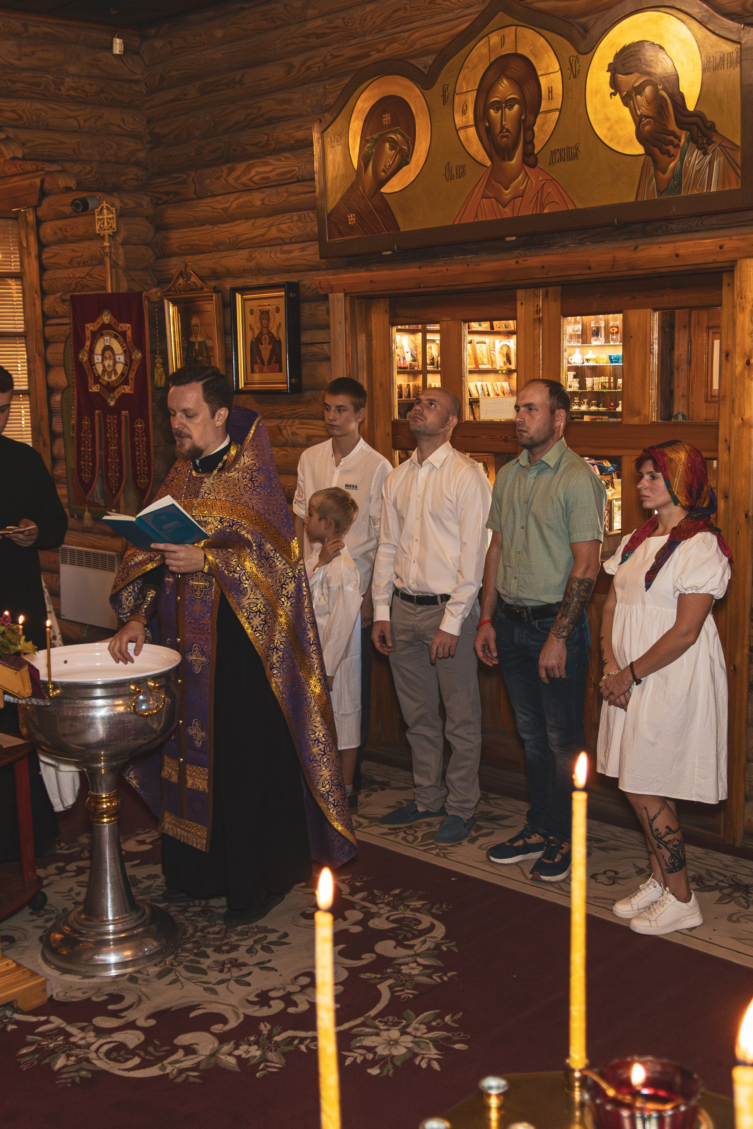 Фотограф крестин в Ростове на Дону, фотография в церке, храме, съёмка крестин в Ростове