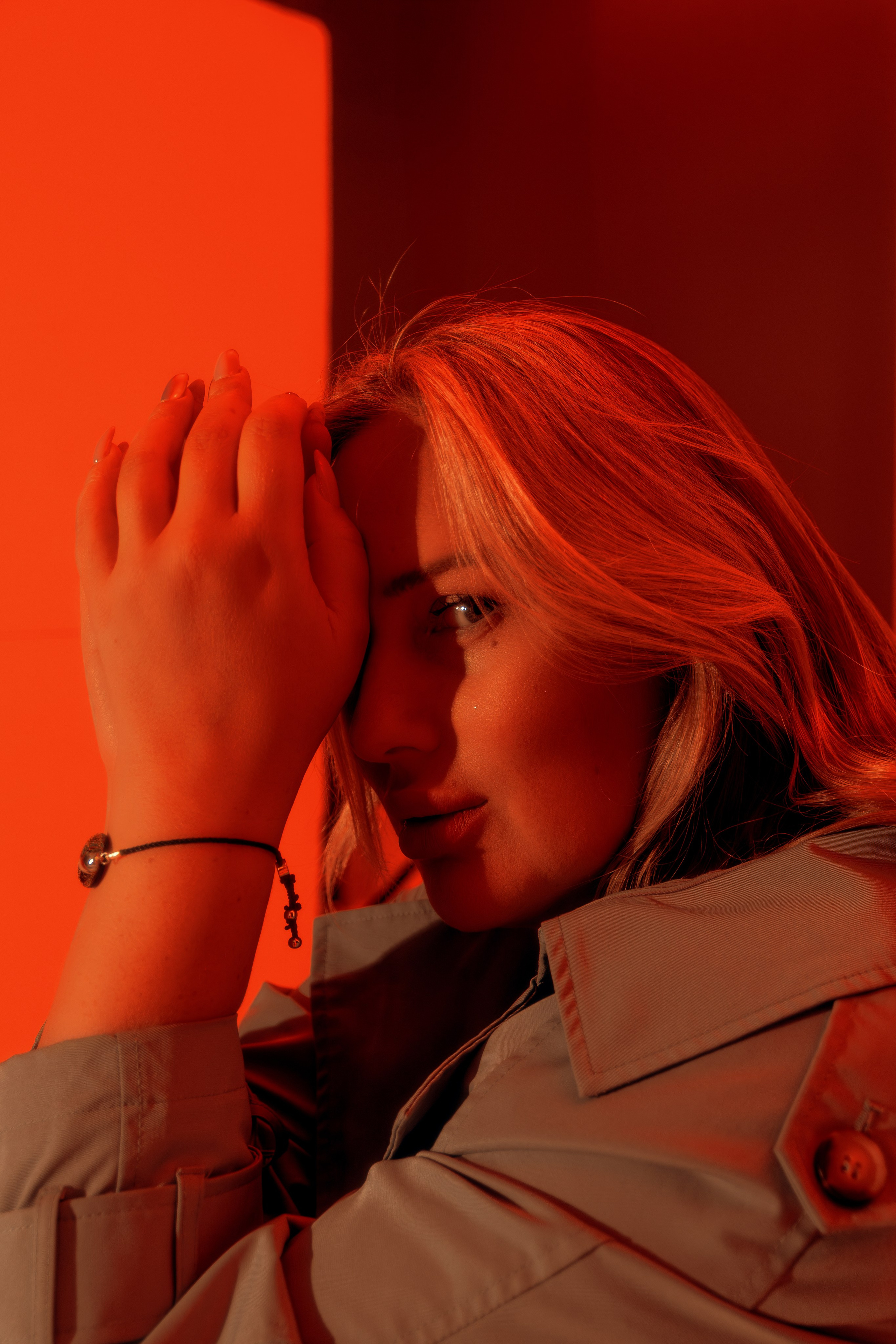 Женский портрет модели плюс сайз