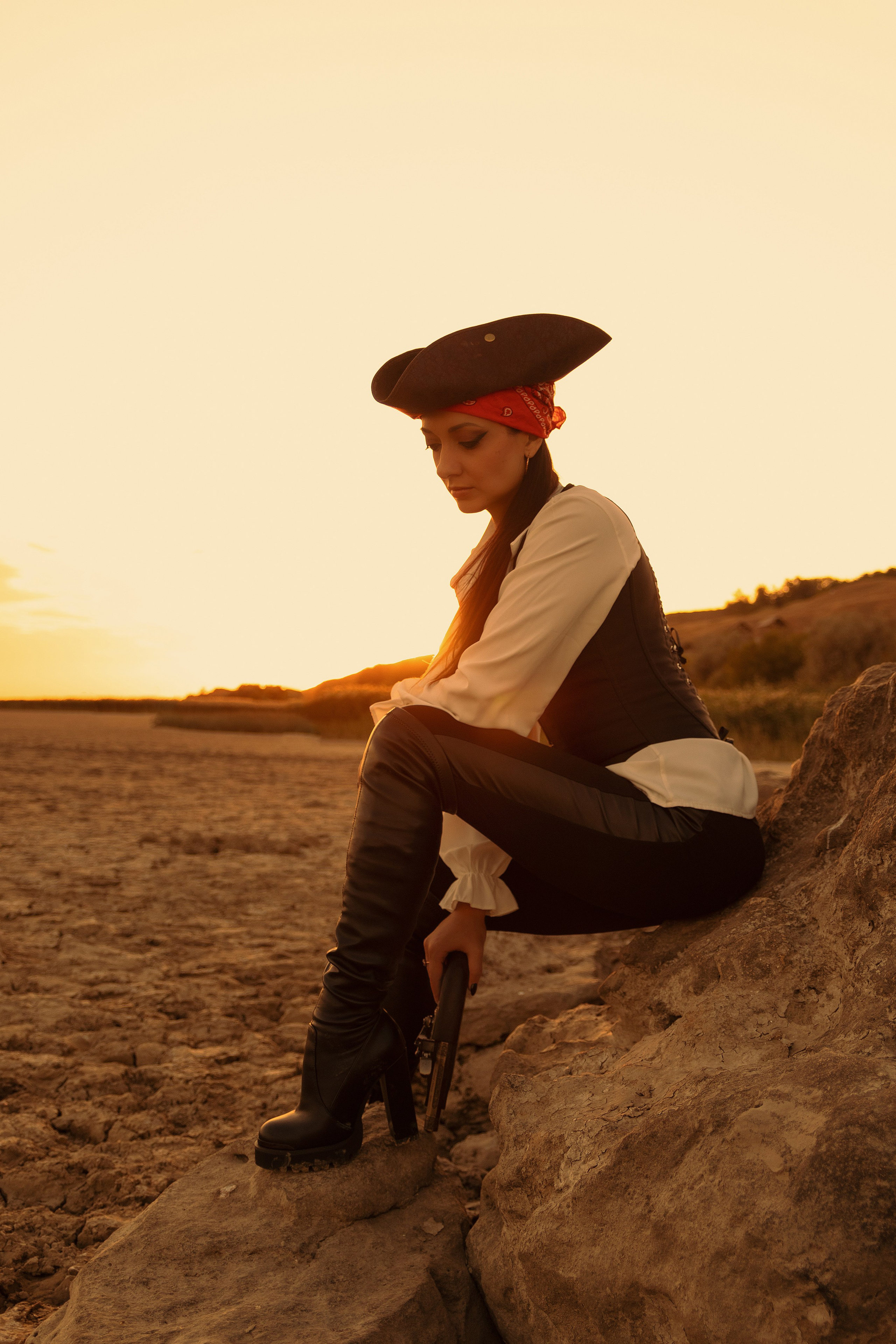 Фэнтези морской фотопроект в Ростове-на-Дону. Креативный фэнтези проект на тему моря в Ростове-на-Дону. Арт фотограф LaKazaretto портфолио. Женский фотограф Антон Казарин в Ростове-на-Дону.