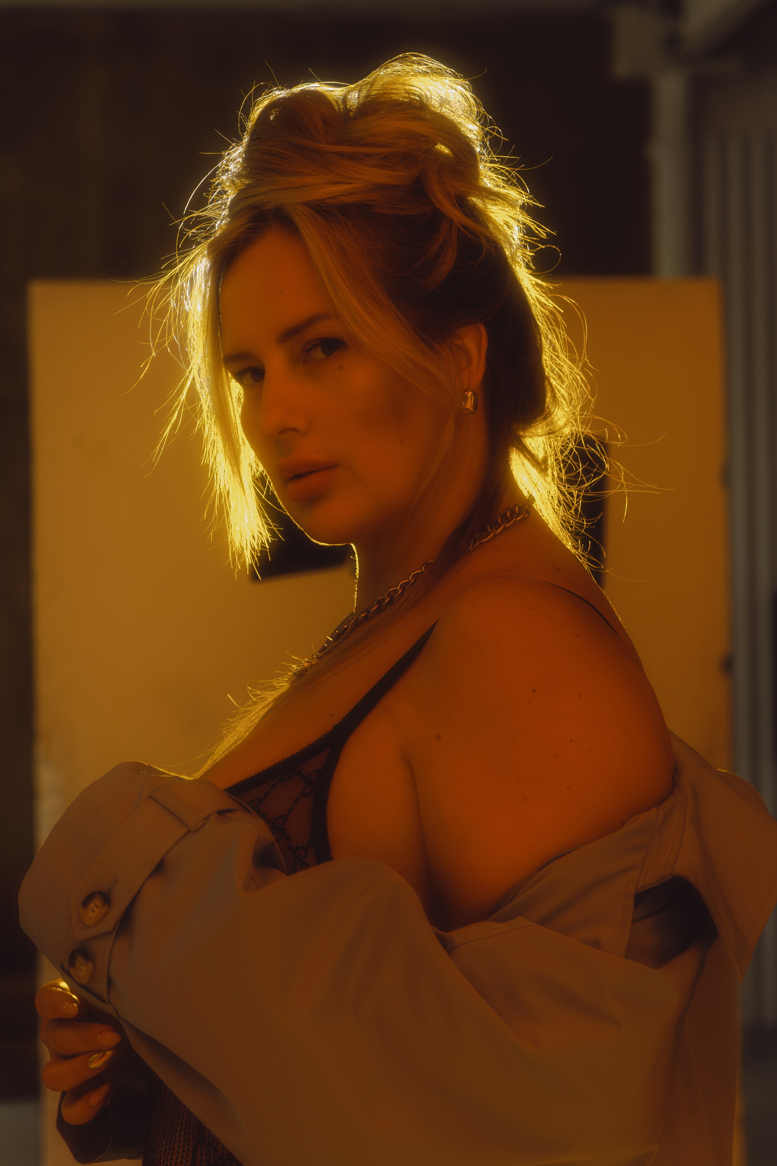 Фэшн фотосессия модели плюс сайз