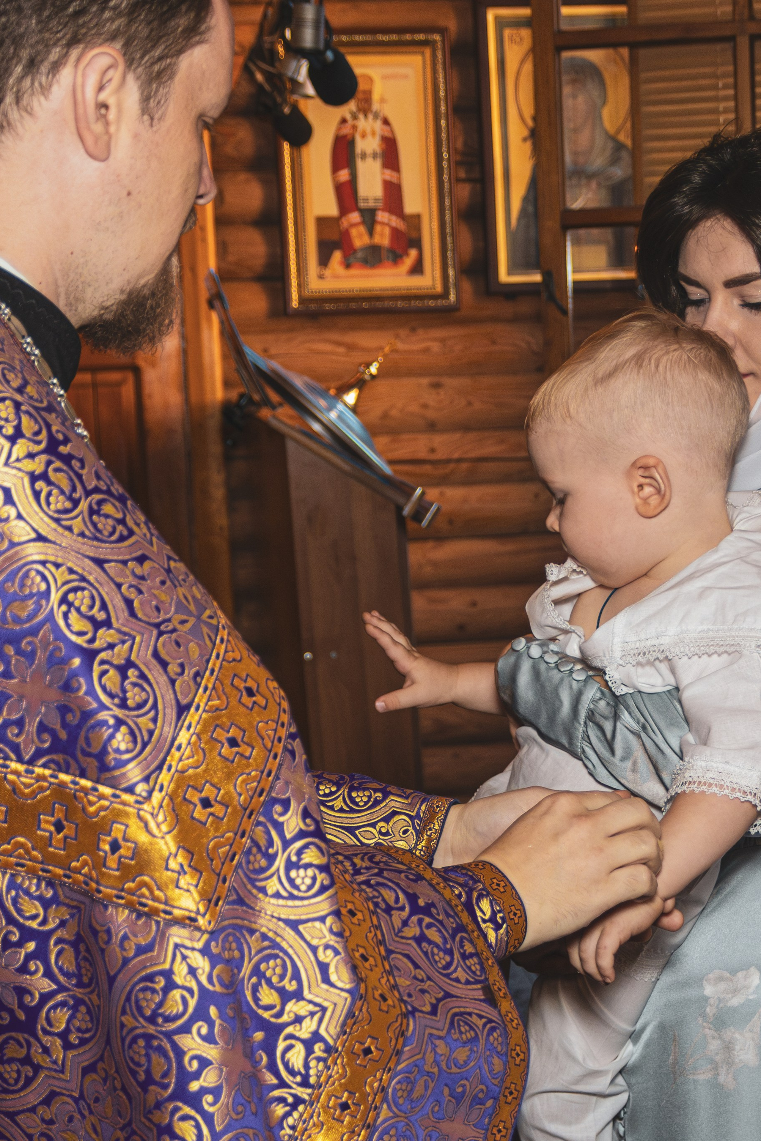 Фотограф крестин в Ростове на Дону, фотография в церке, храме, съёмка крестин в Ростове