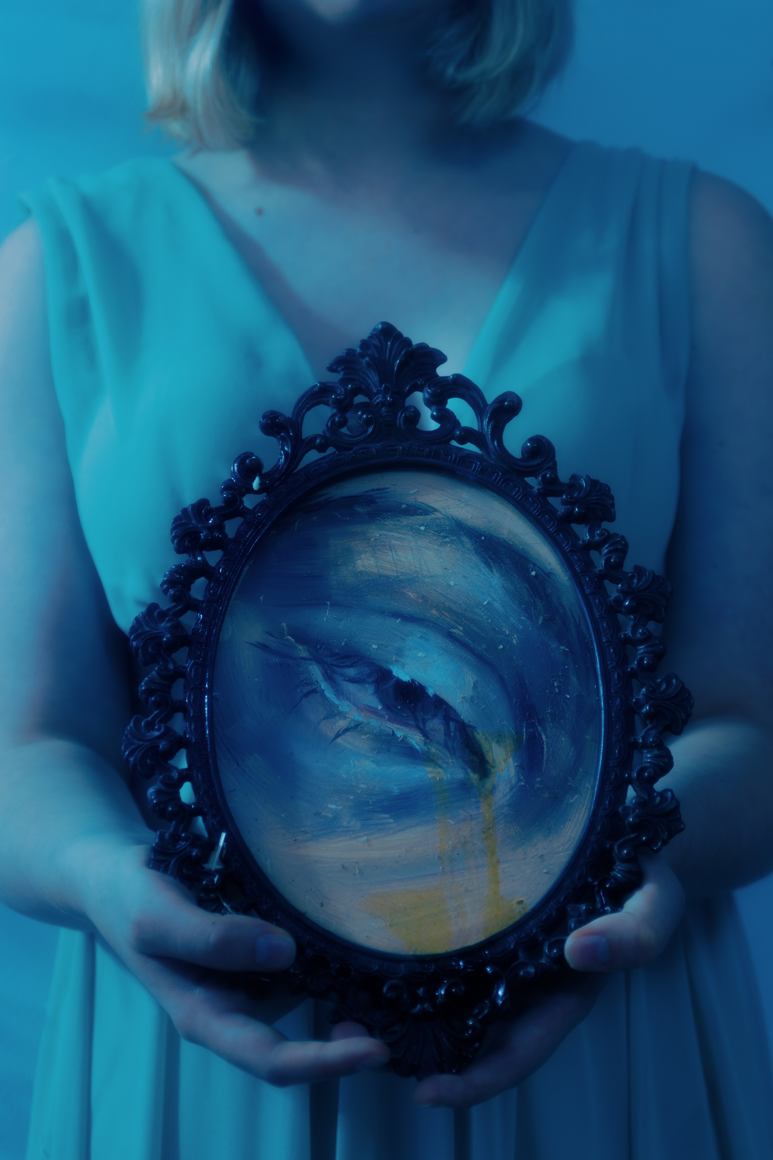 Симфонический портрет амазонки в доспехах, где каждый элемент создает гармоничную композицию. Музыкальность образа поражает.