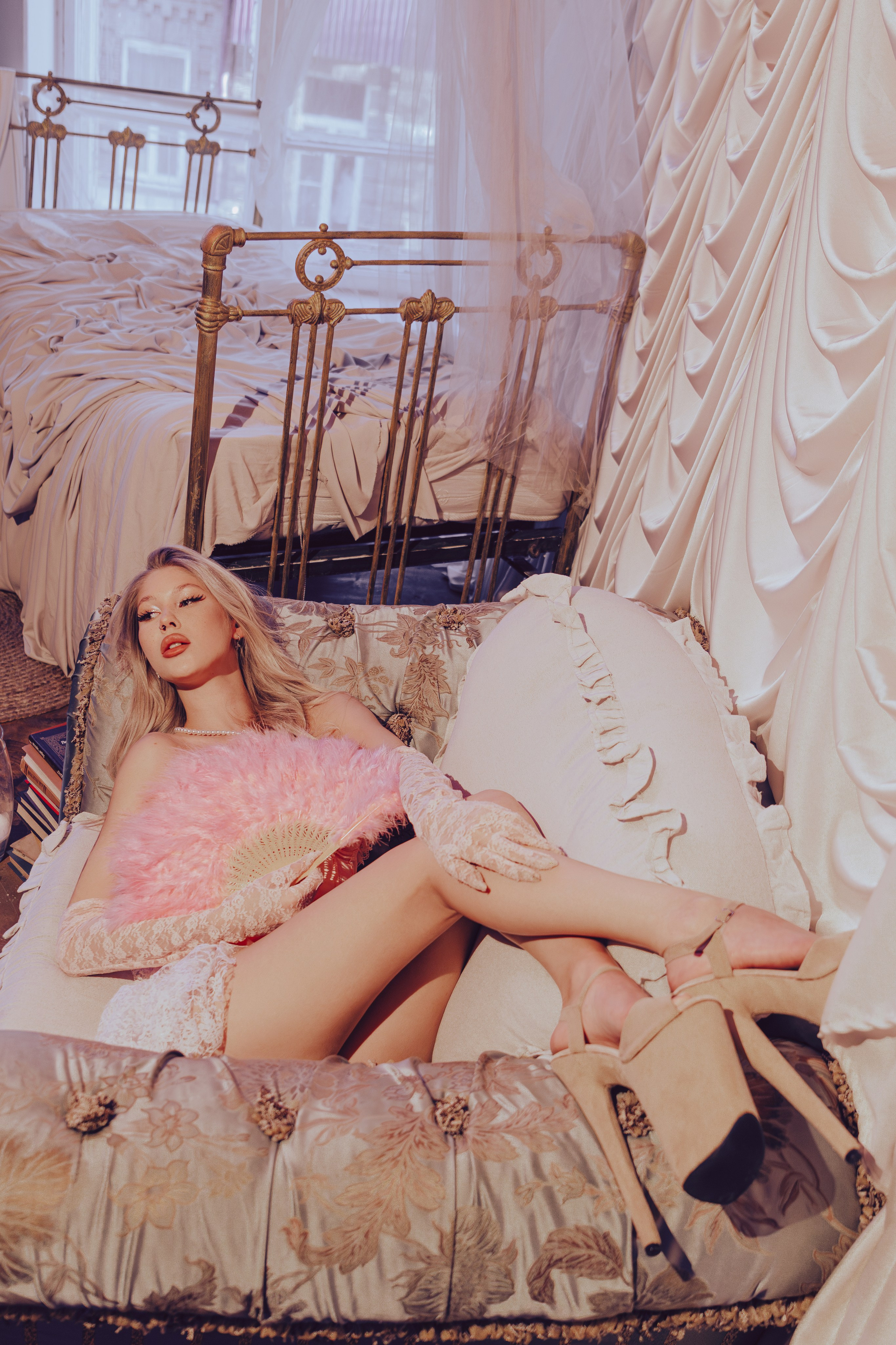 Женская фотосессия в ретро-атмосфере