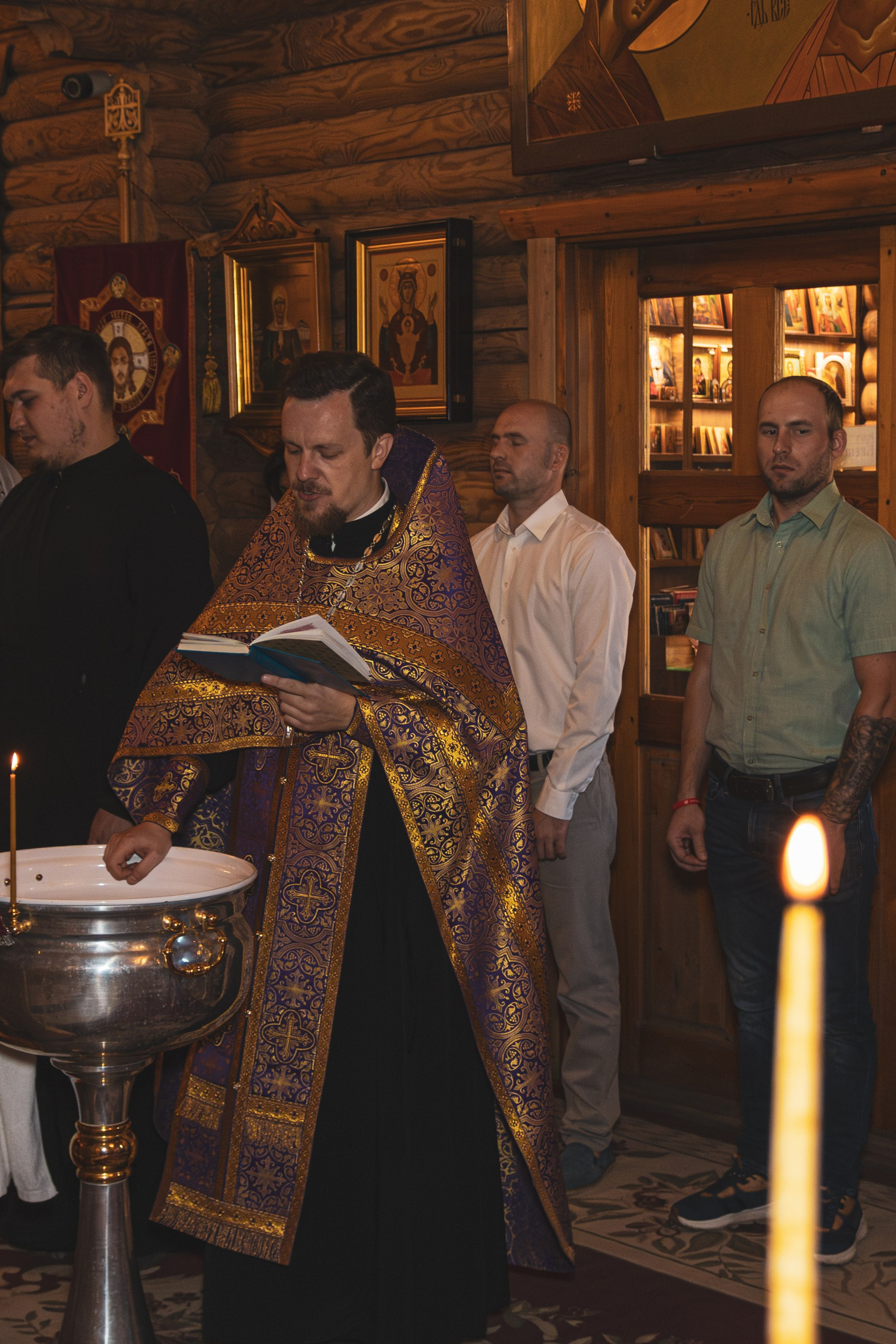 Фотограф крестин в Ростове на Дону, фотография в церке, храме, съёмка крестин в Ростове