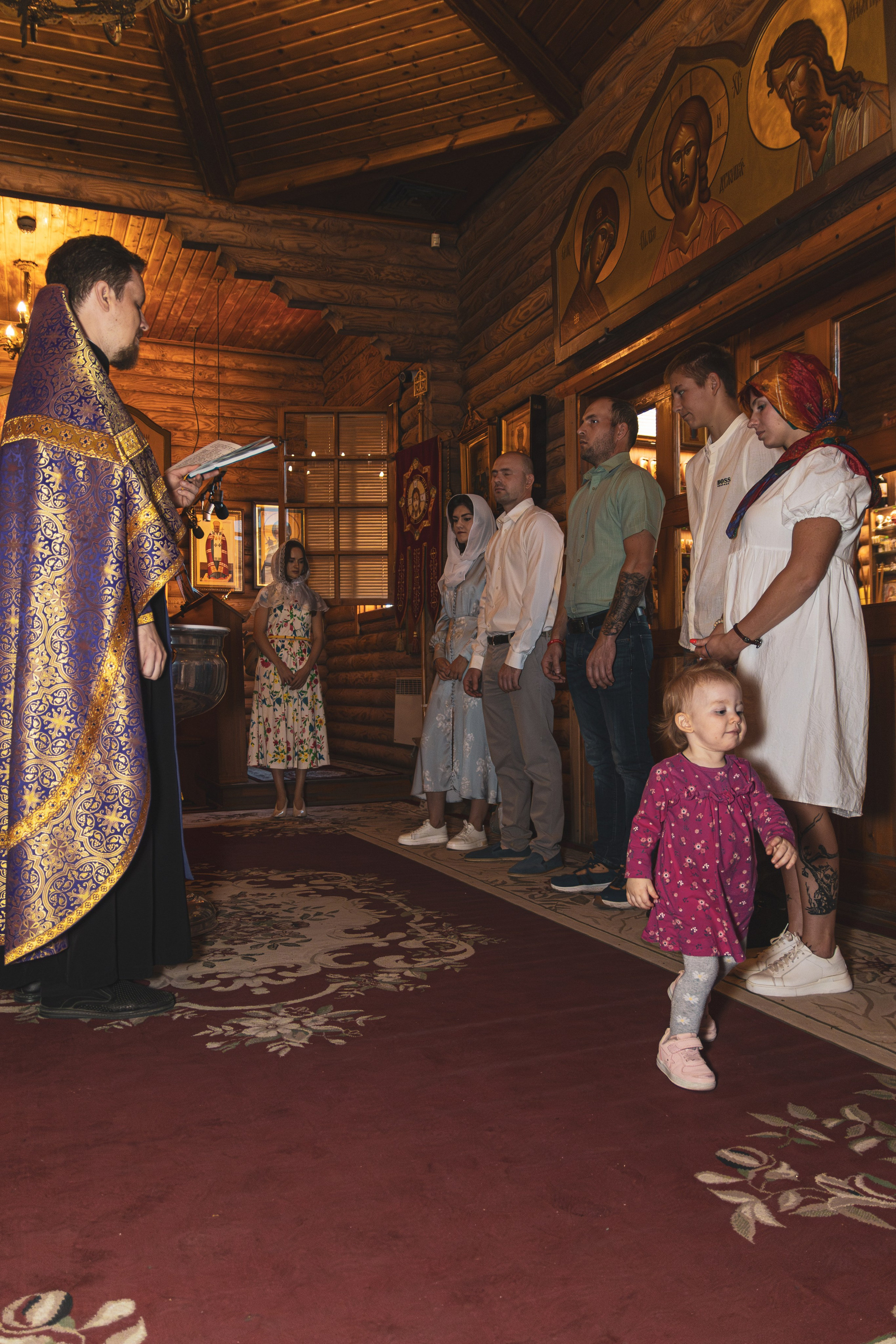 Фотограф крестин в Ростове на Дону, фотография в церке, храме, съёмка крестин в Ростове