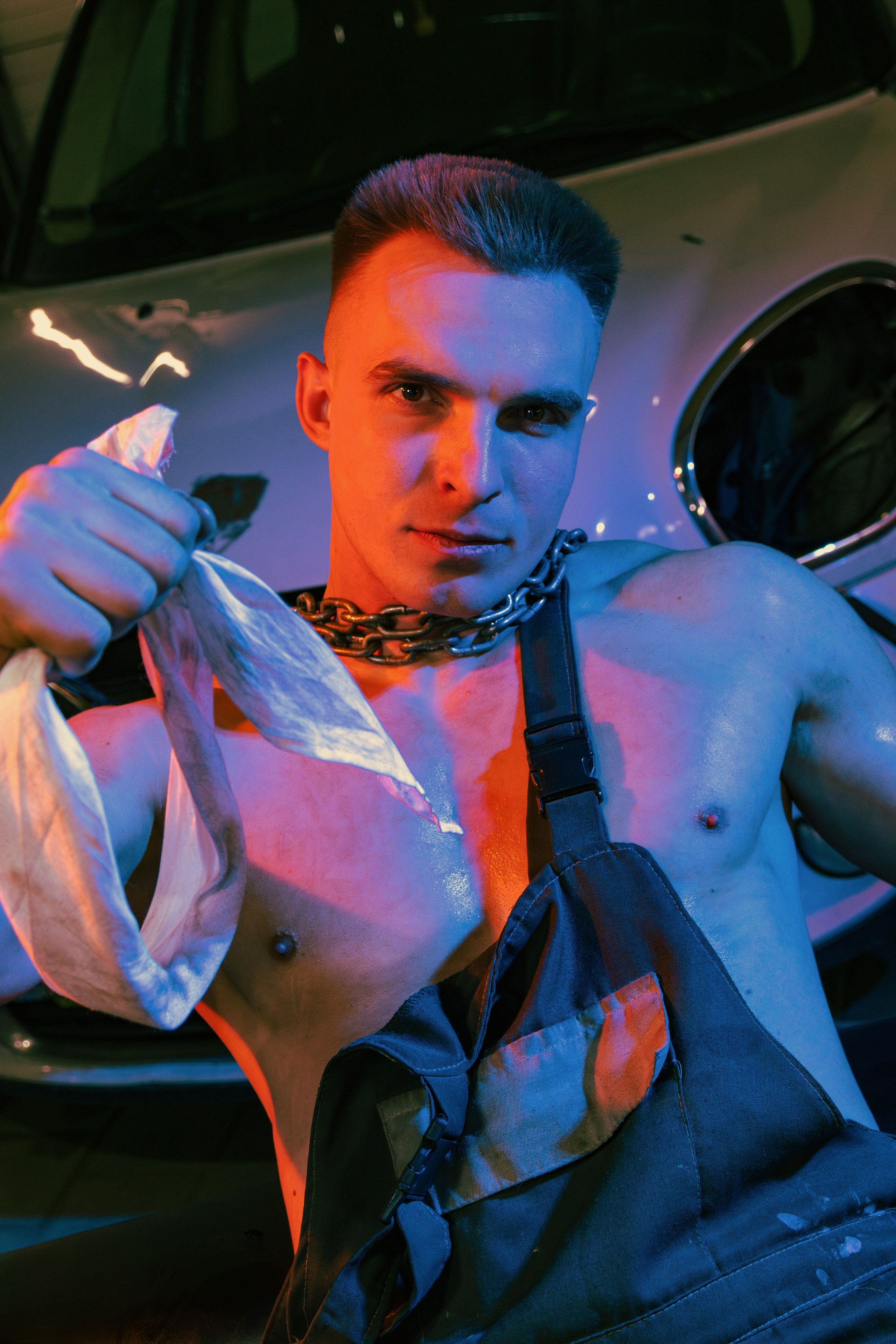 Креативные кадры мужского стриптиза в Ростове-на-Дону. Съёмка группы Sextasy в рабочей атмосфере.