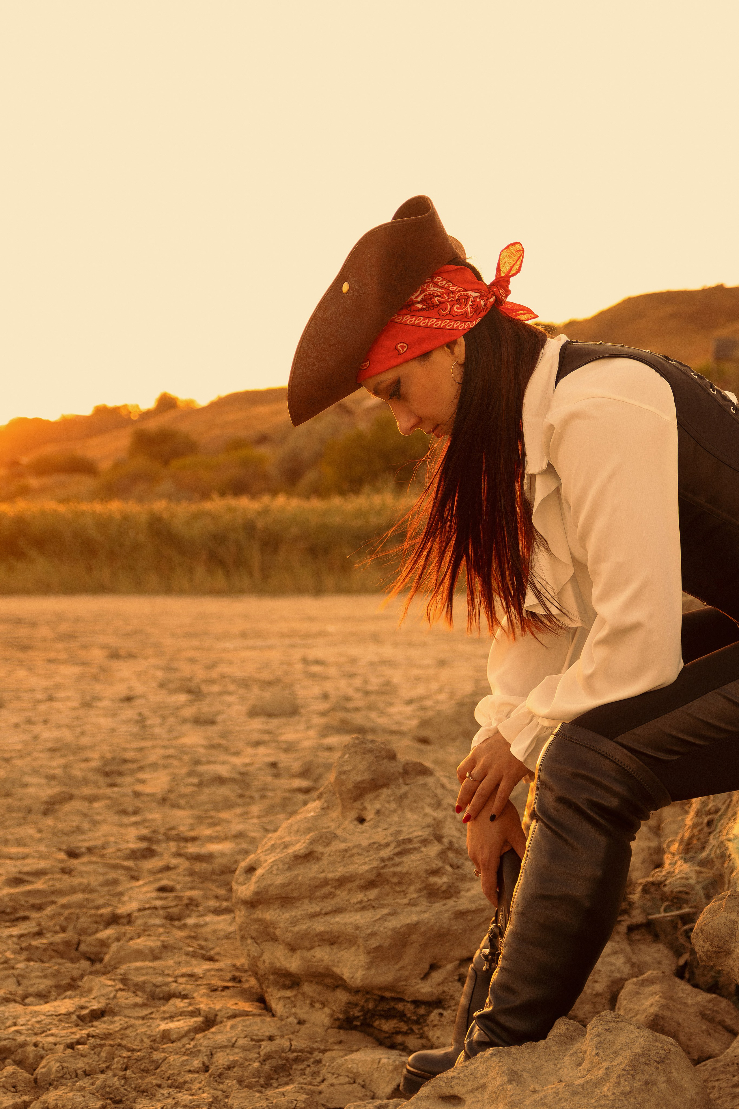 Фэнтези морской фотопроект в Ростове-на-Дону. Креативный фэнтези проект на тему моря в Ростове-на-Дону. Арт фотограф LaKazaretto портфолио. Женский фотограф Антон Казарин в Ростове-на-Дону.