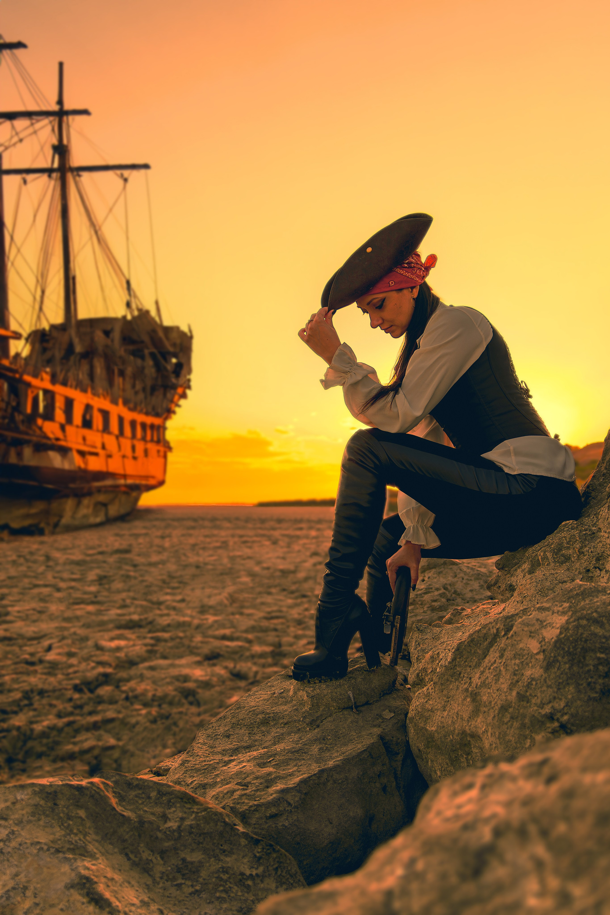 Фэнтези морской фотопроект в Ростове-на-Дону. Креативный фэнтези проект на тему моря в Ростове-на-Дону. Арт фотограф LaKazaretto портфолио. Женский фотограф Антон Казарин в Ростове-на-Дону.