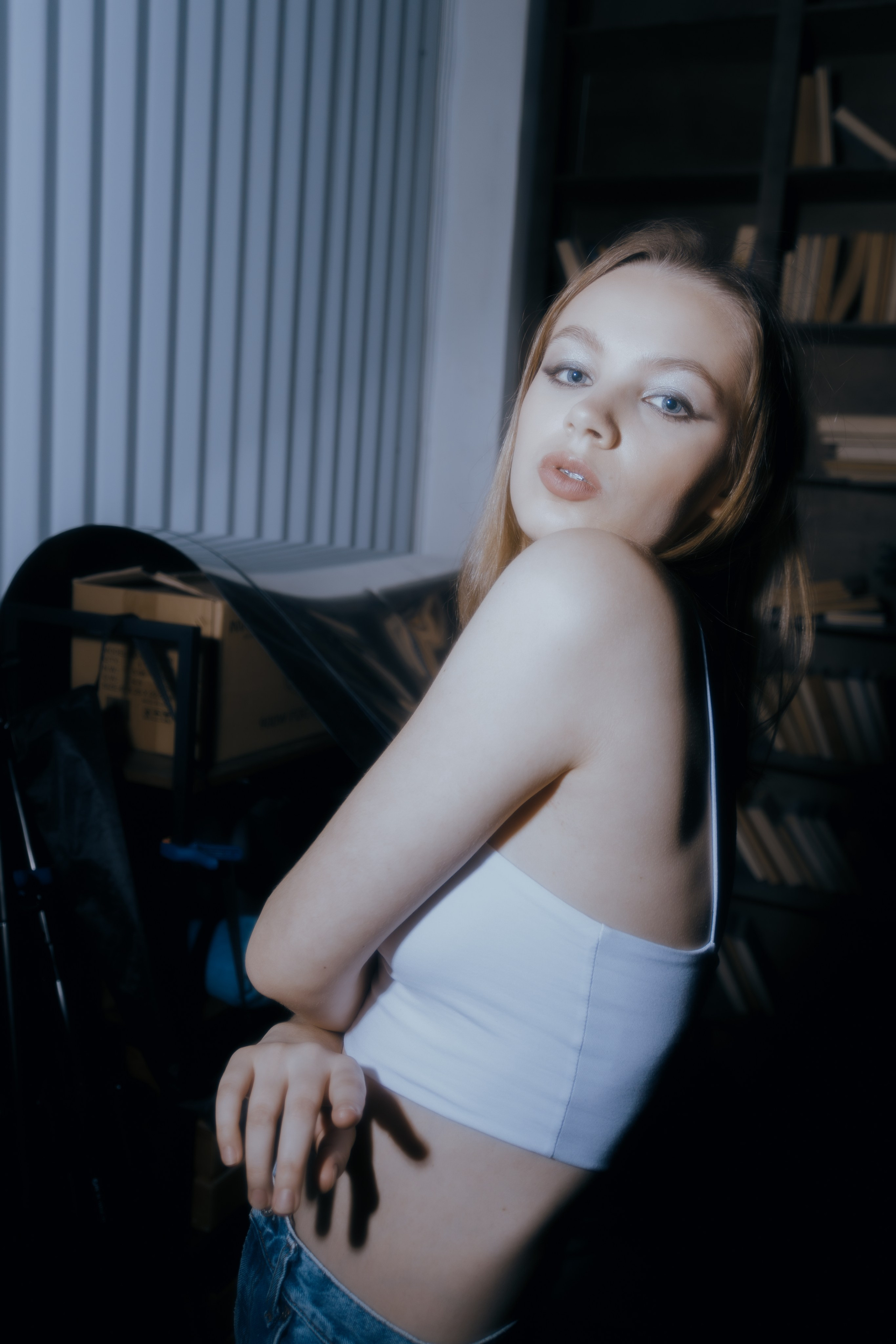 Фотосессия в стиле папарацци в Ростове-на-Дону, фотография женского модного портрета для журнала, фэшн фотограф Ростов-на-Дону.