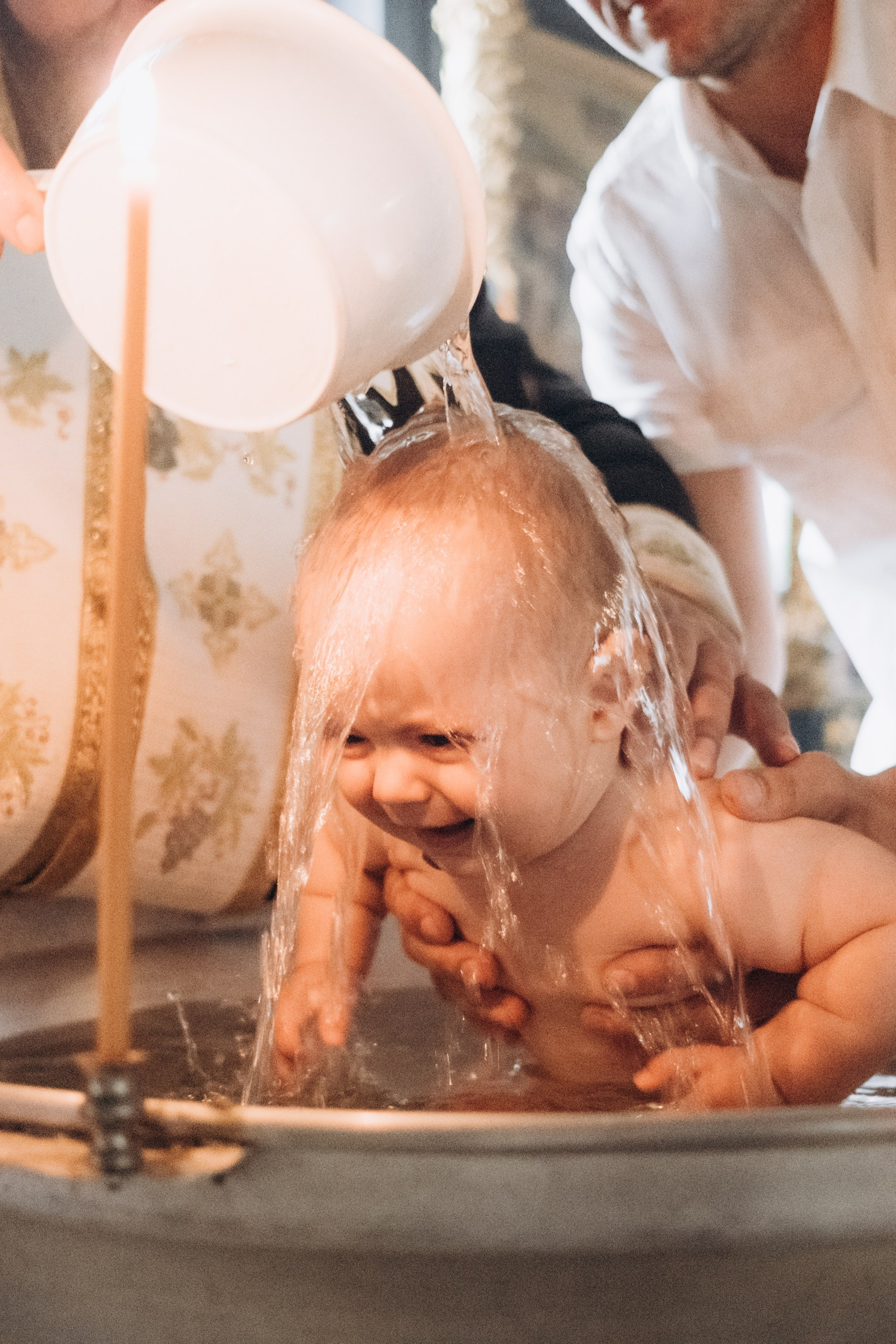 Крещение Киры