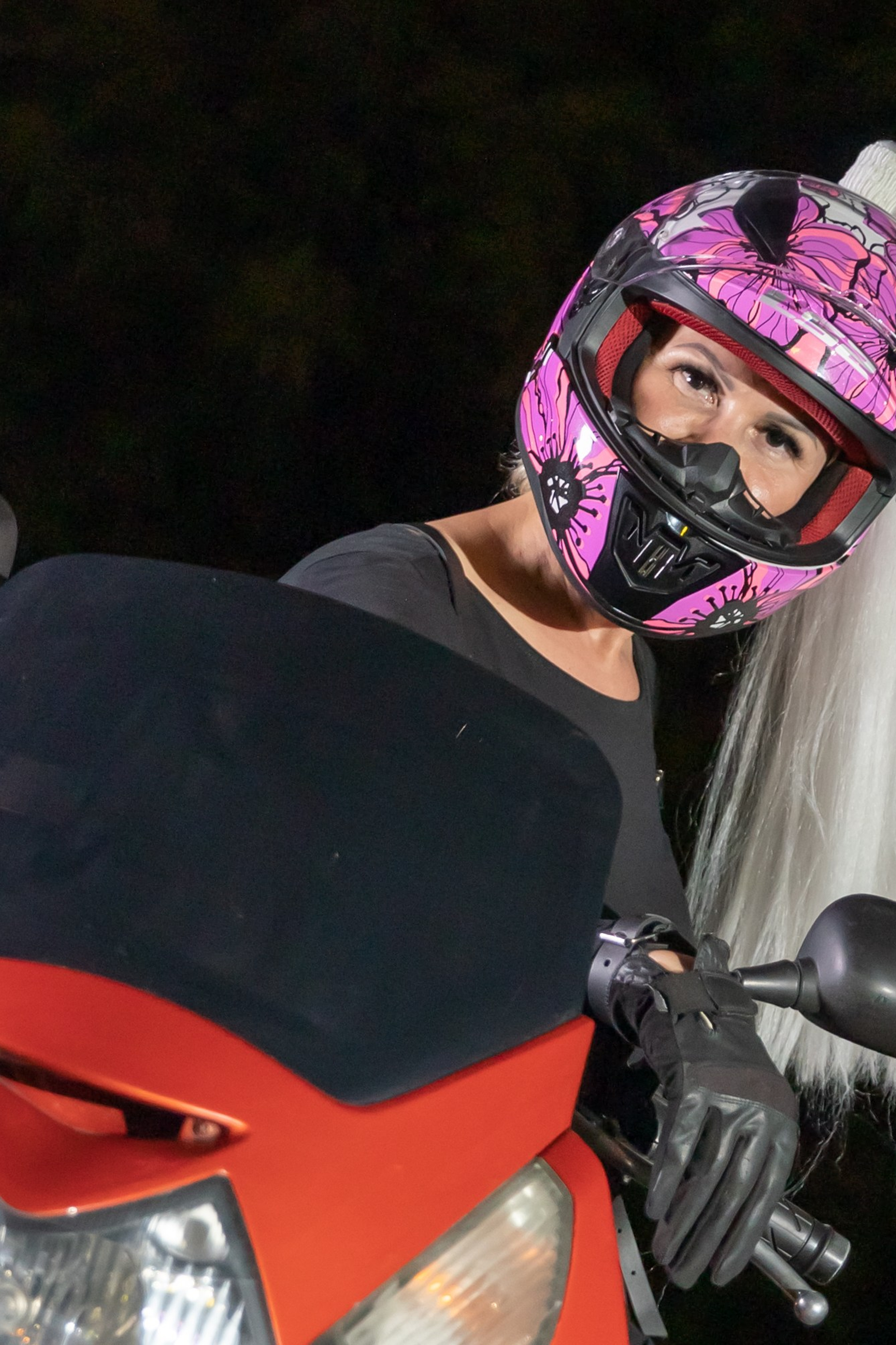 Марина. Ночной фотосет Москва-Сити.