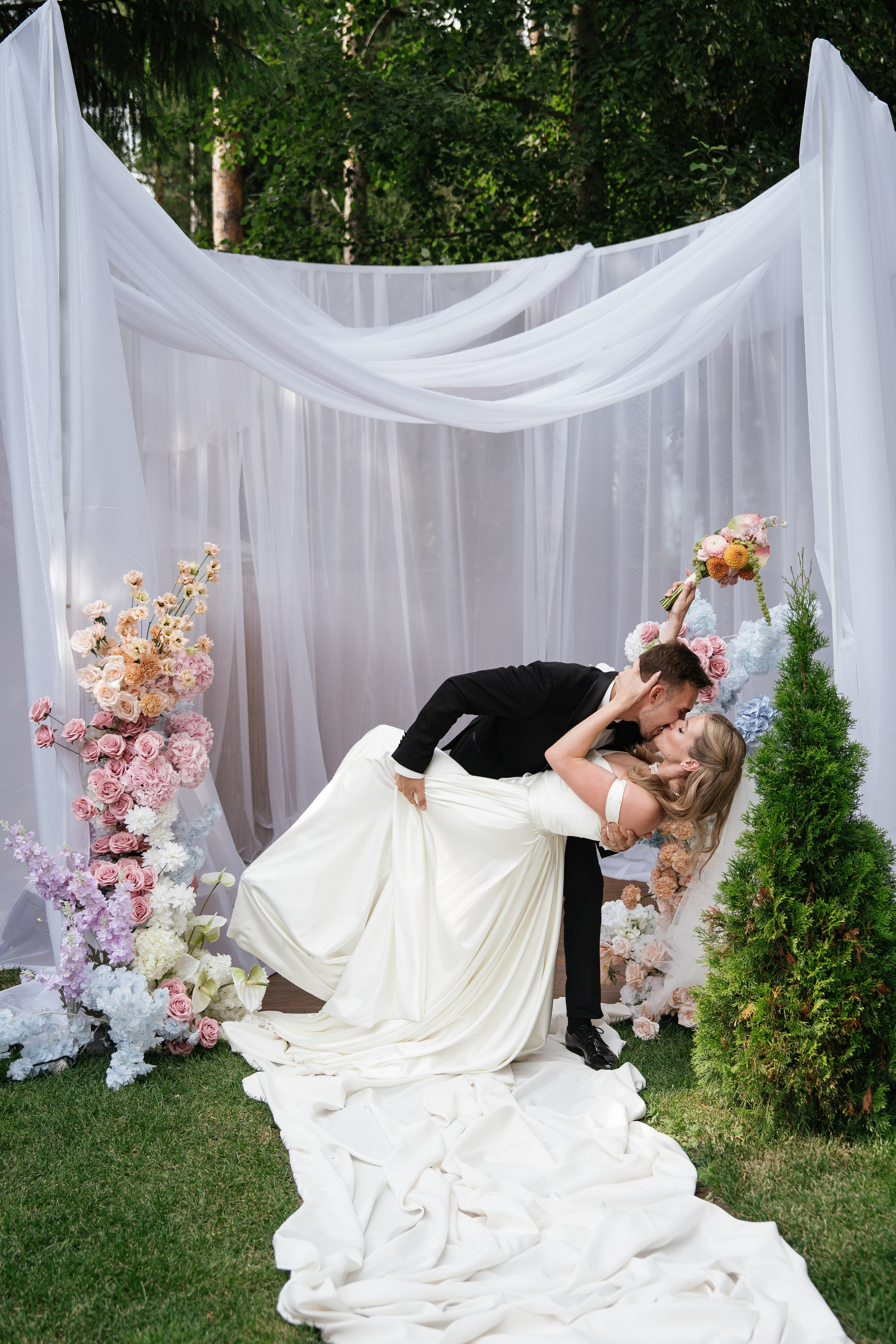 Александр & Нора, свадьба во дворе своего дома