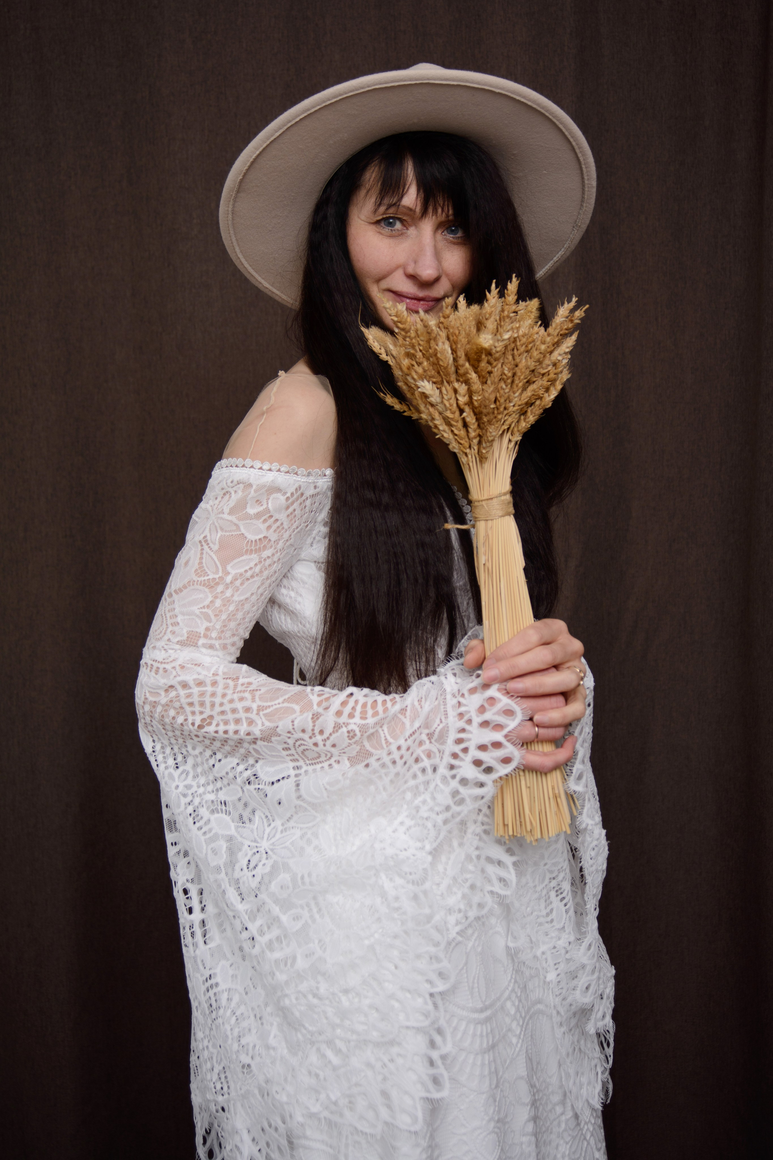 Зимняя фотосессия в парке с собакой. Фотограф Москва: тематическая фотосессия с подбором образа