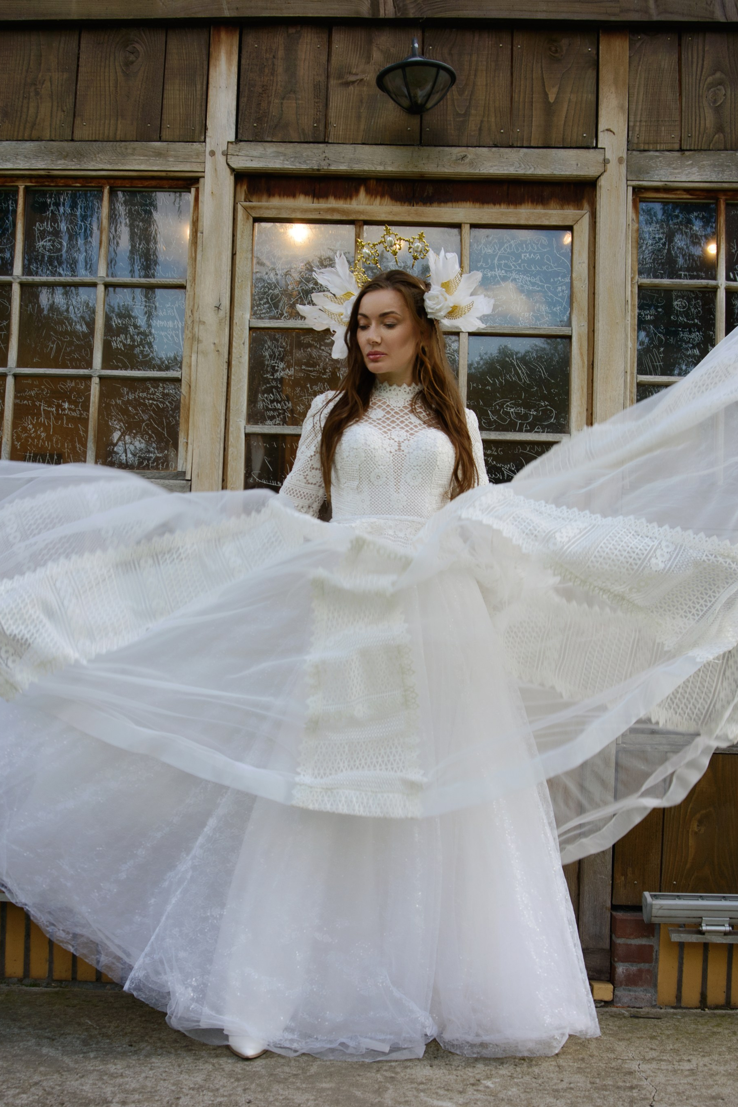 Зимняя фотосессия в парке с собакой. Фотограф Москва: тематическая фотосессия с подбором образа