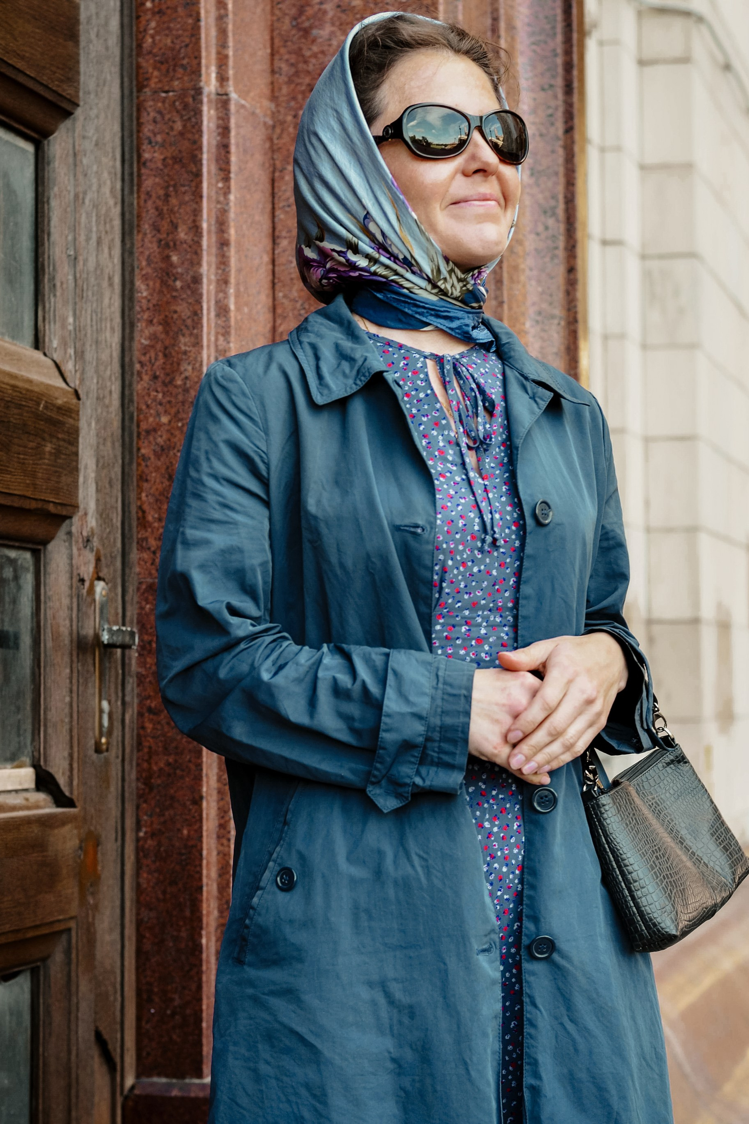 Зимняя фотосессия в парке с собакой. Фотограф Москва: тематическая фотосессия с подбором образа