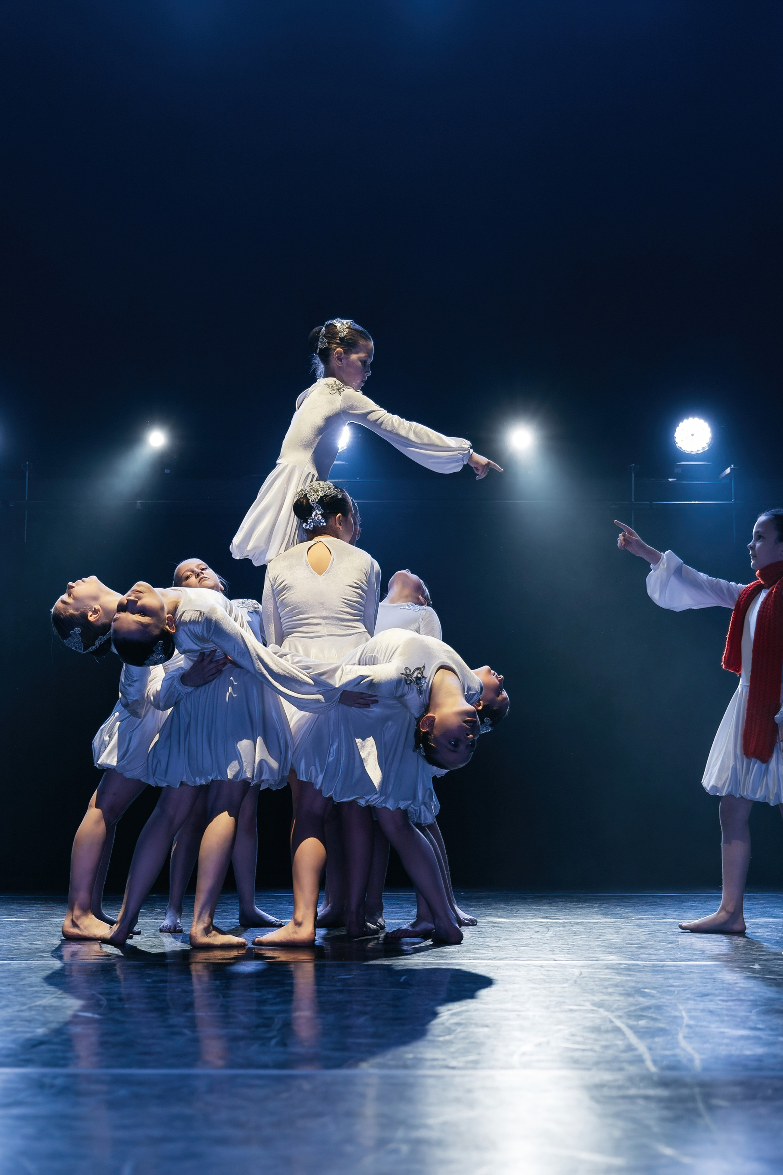 Танцы. Спектр.