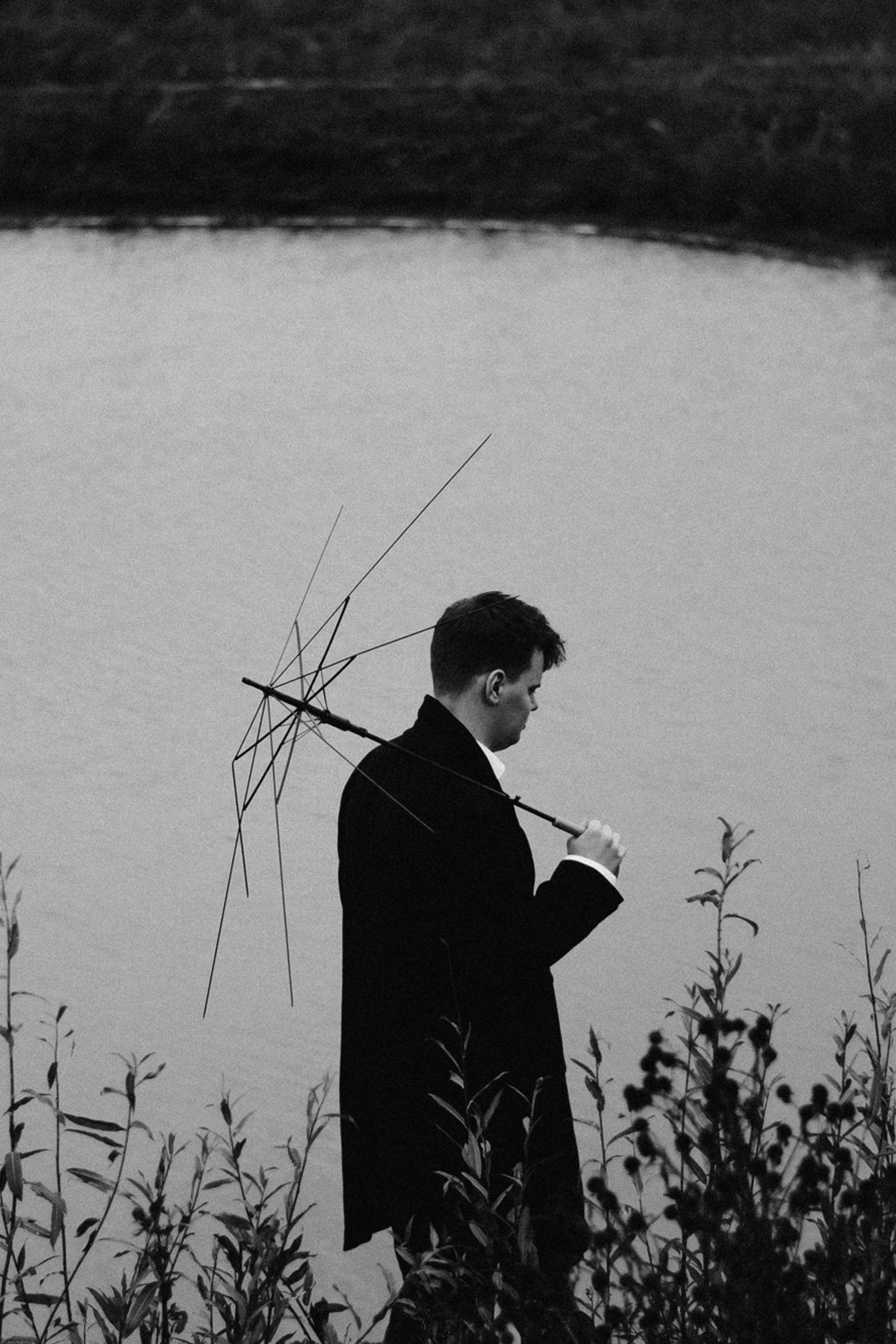 Уличная мужская летняя фотосессия в центре Тюмени. Портретный фотограф Тюмень Дарья Мустафина