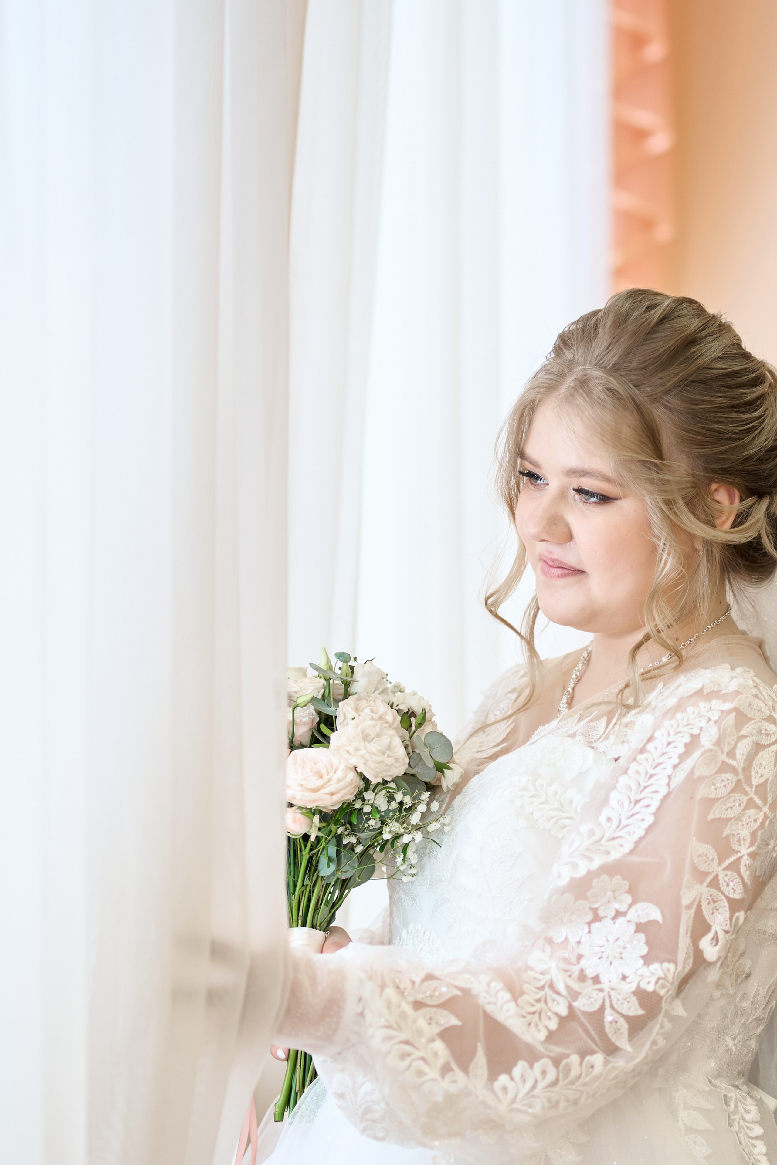 Артём в библиотеке. Видеограф Омск Павел Серобабов