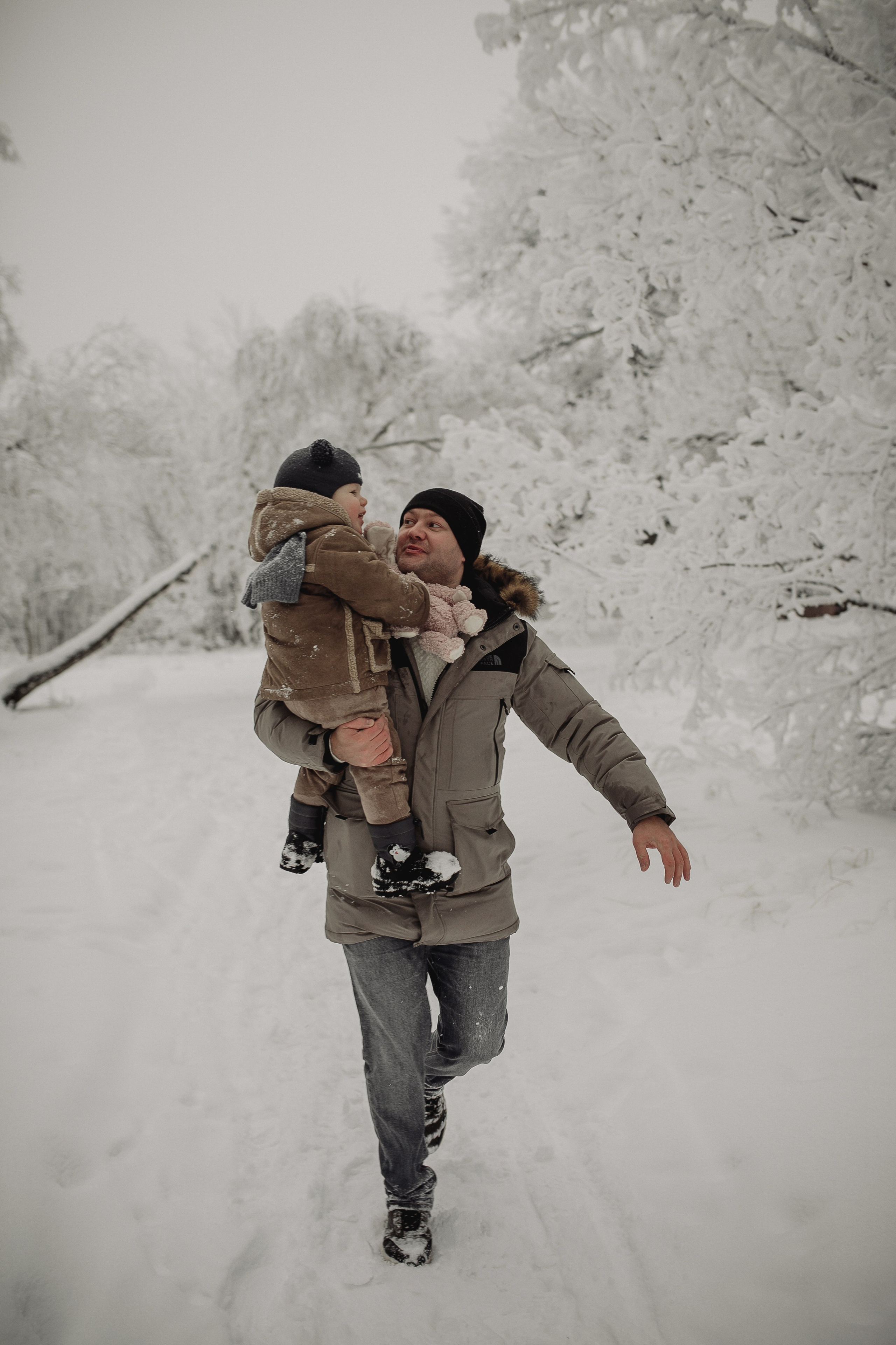 Снежное волшебство Рома, Лиза и Илюша