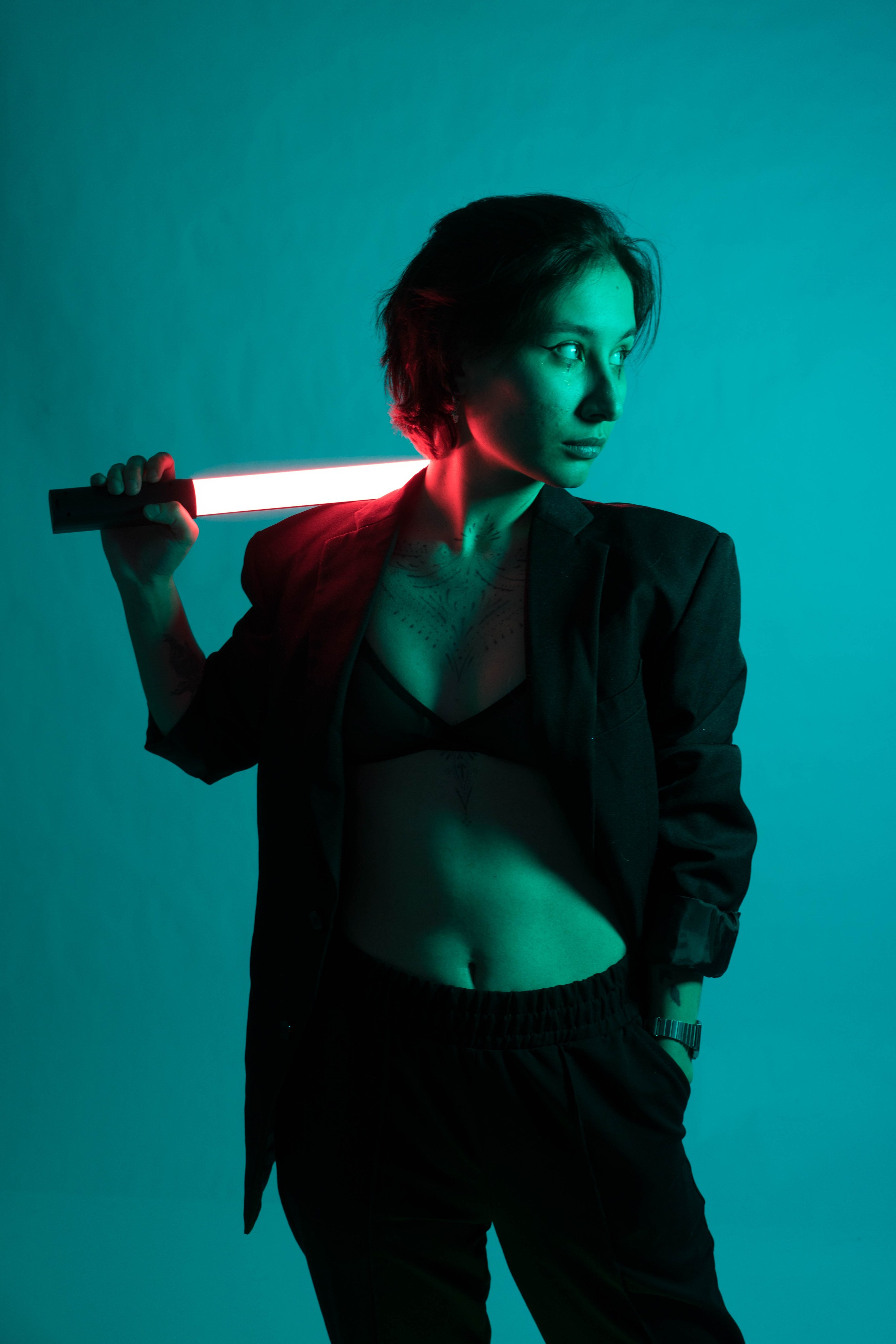 Неоновый взгляд