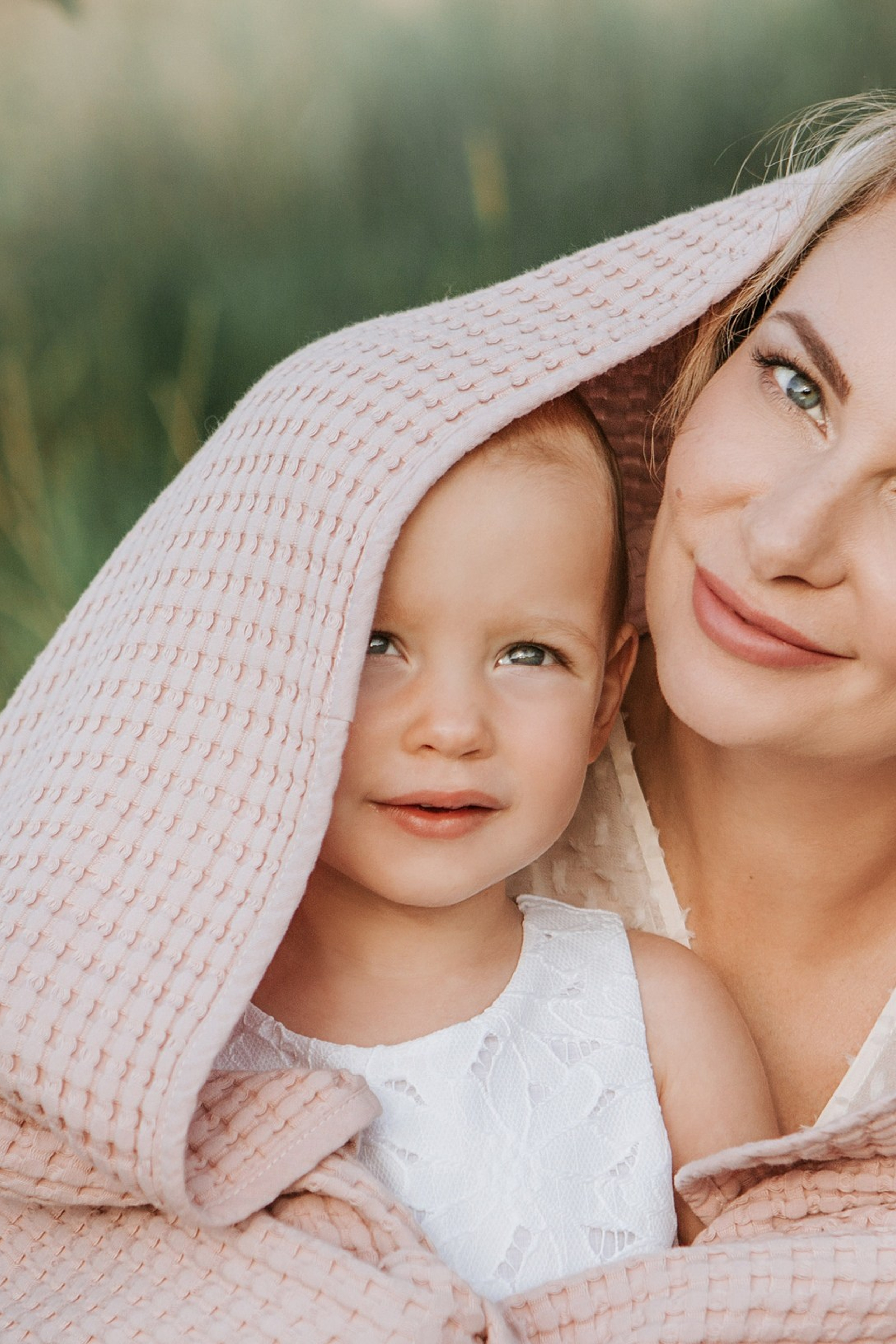 Пикник для мамы и дочки